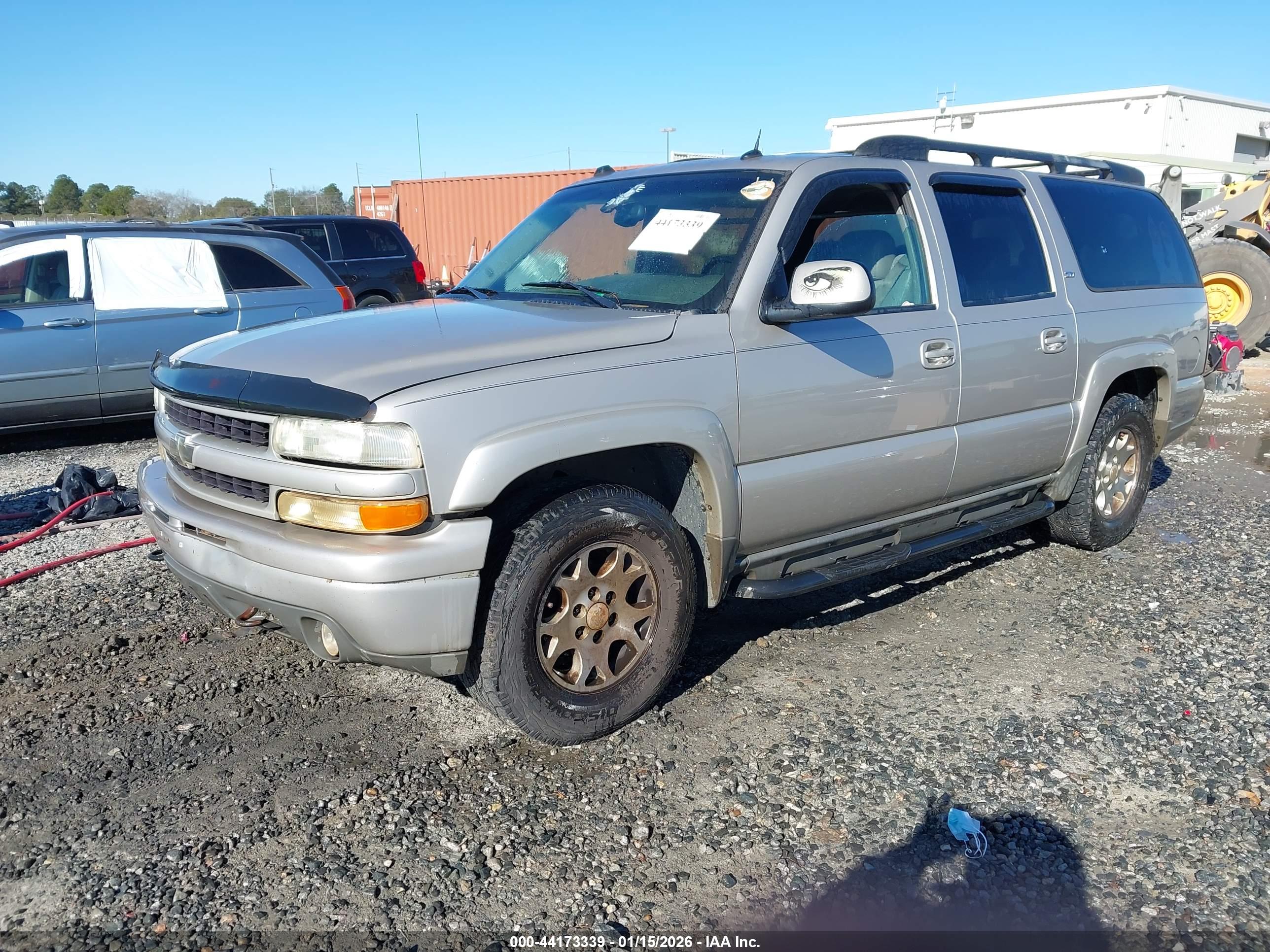 CHEVROLET SUBURBAN image 2