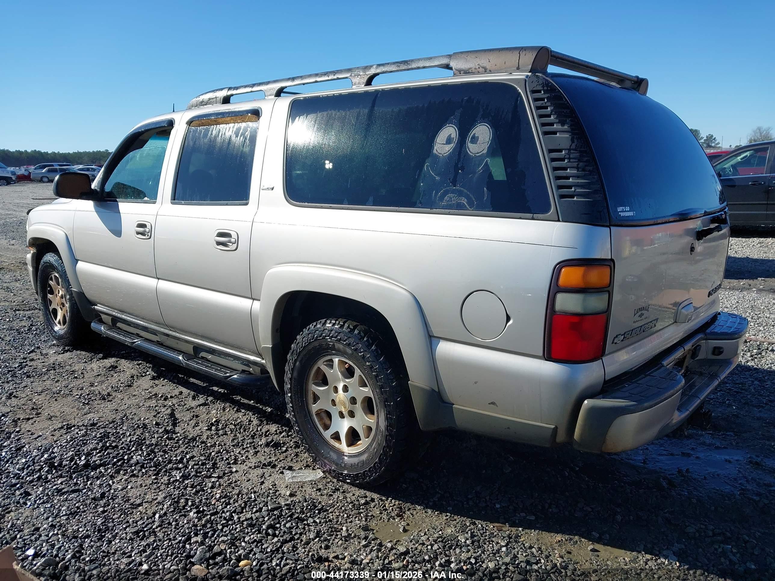 CHEVROLET SUBURBAN image 3