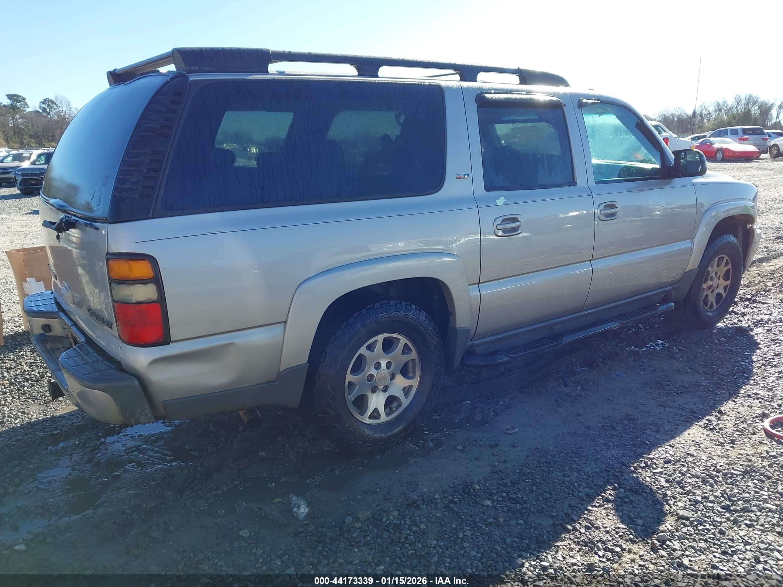 CHEVROLET SUBURBAN image 4