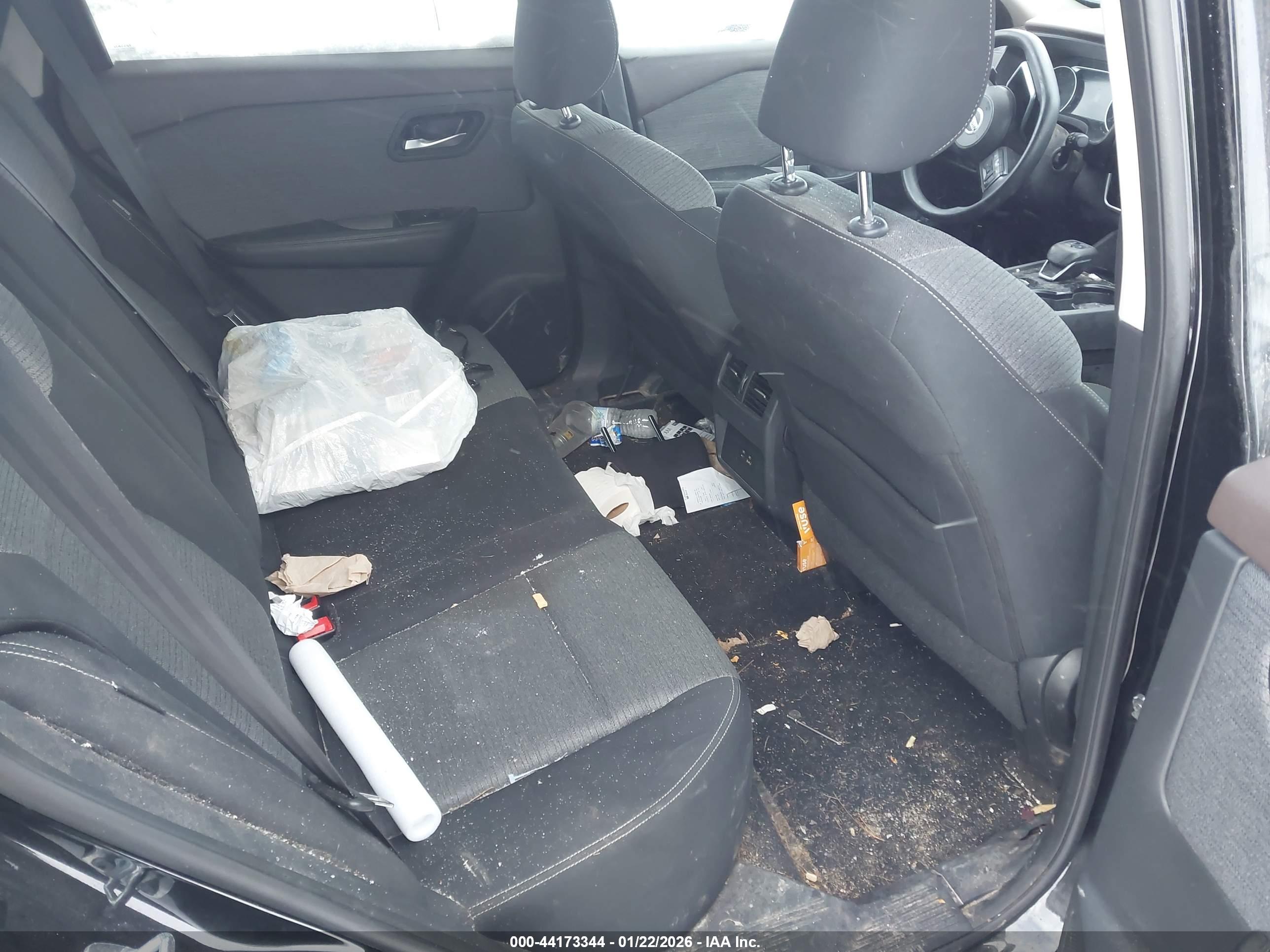 NISSAN ROGUE image 8