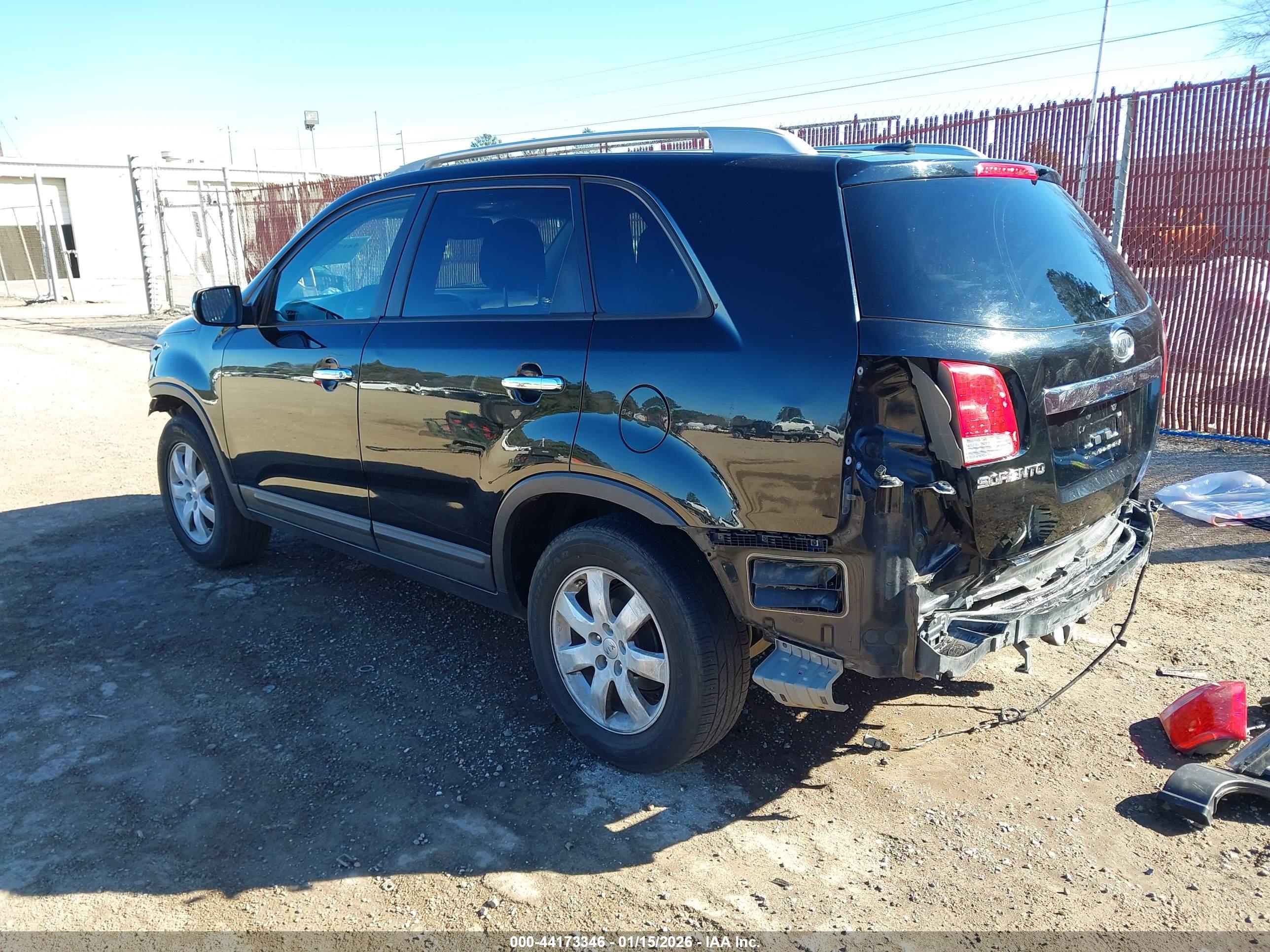 KIA SORENTO image 3