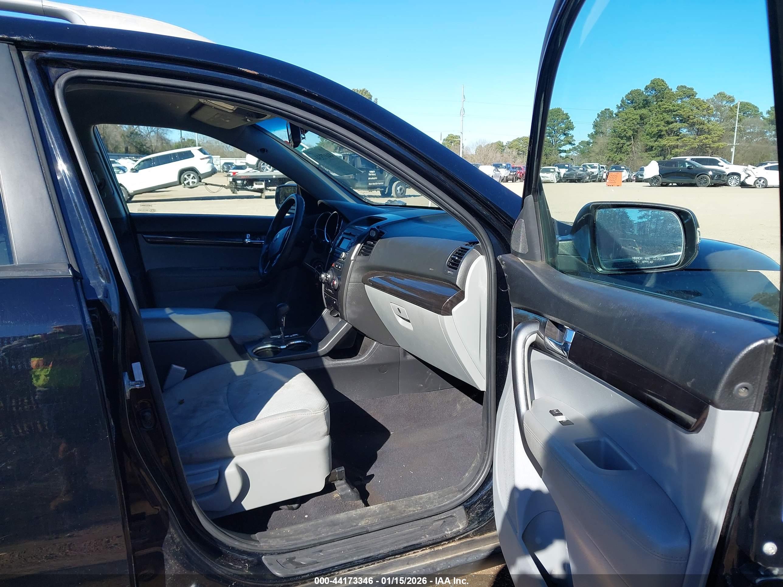 KIA SORENTO image 5