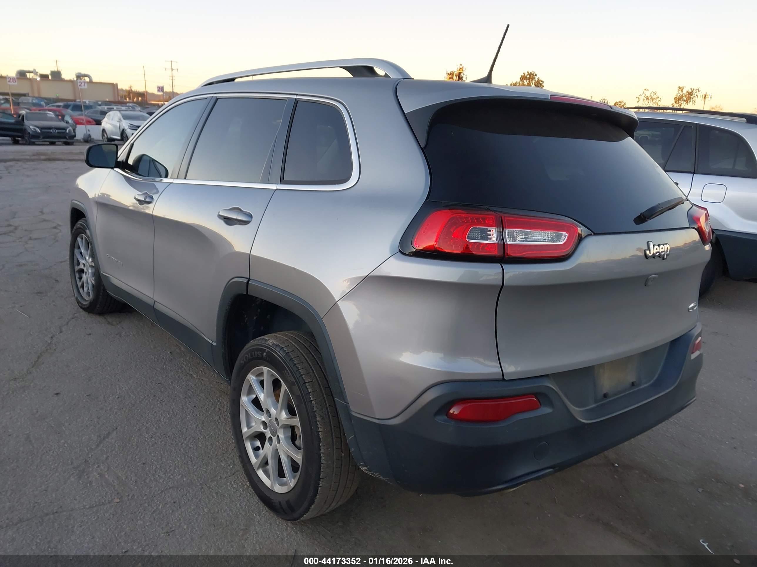 JEEP CHEROKEE image 3