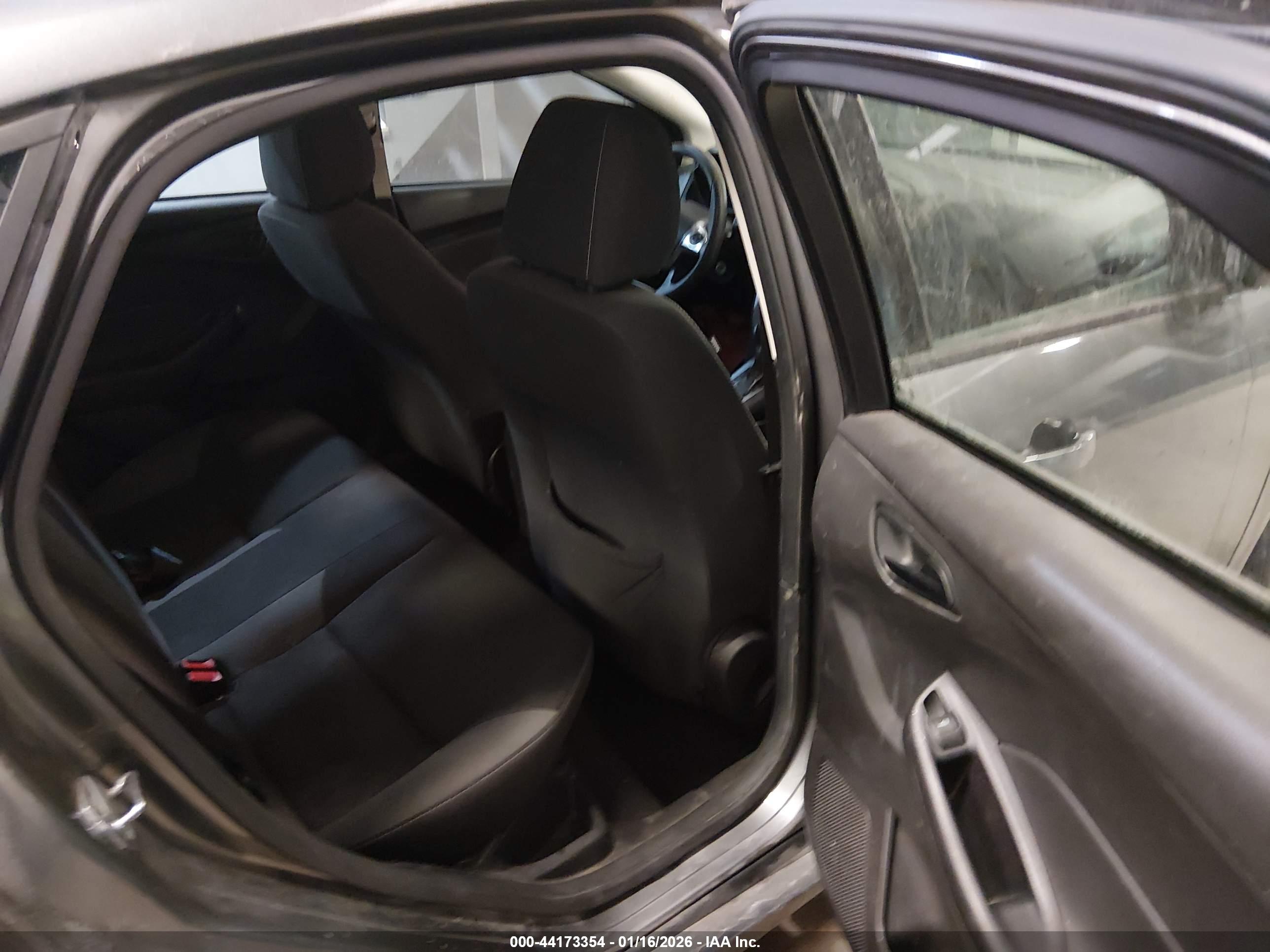 FORD FOCUS image 8