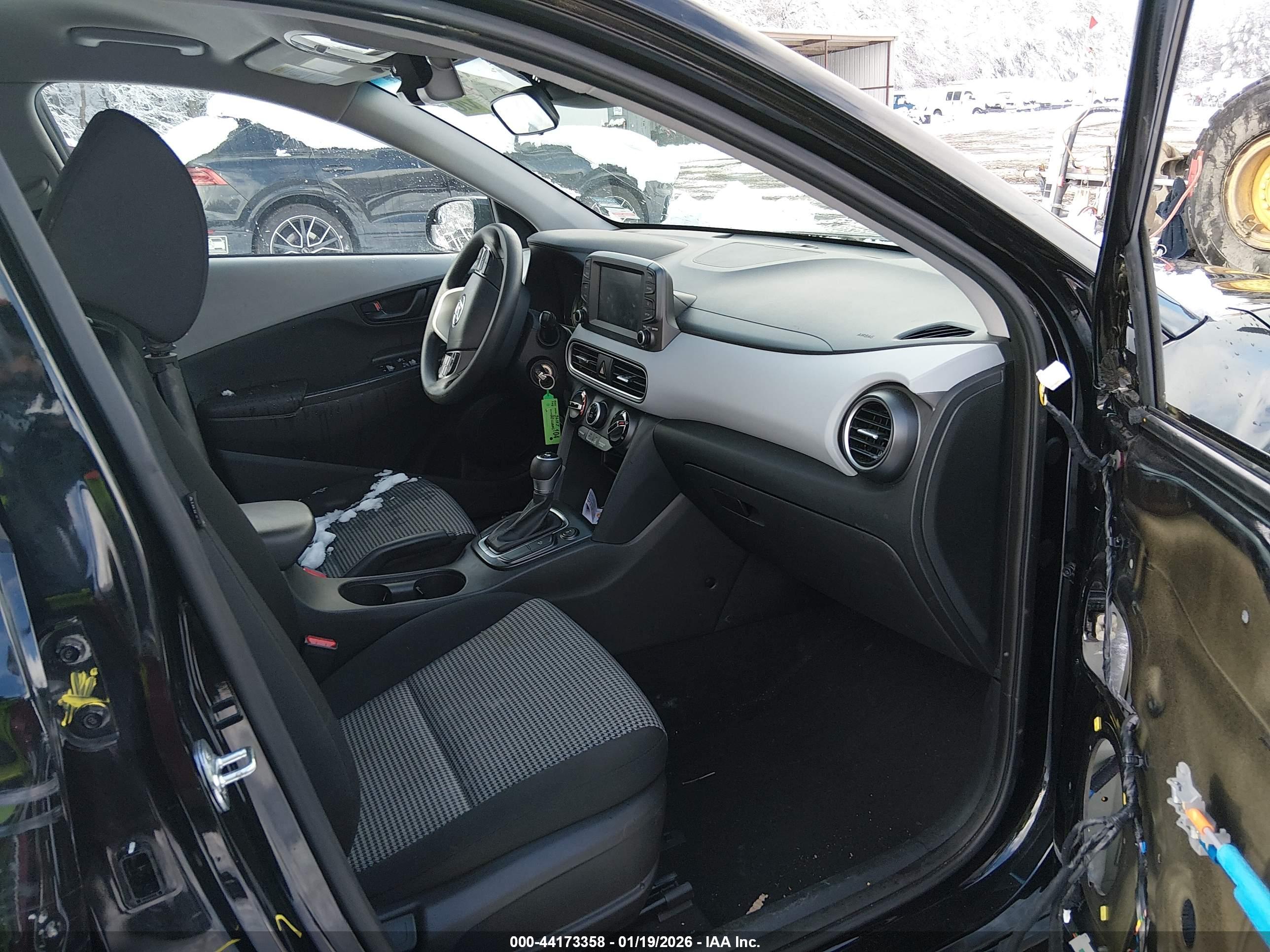 HYUNDAI KONA image 5
