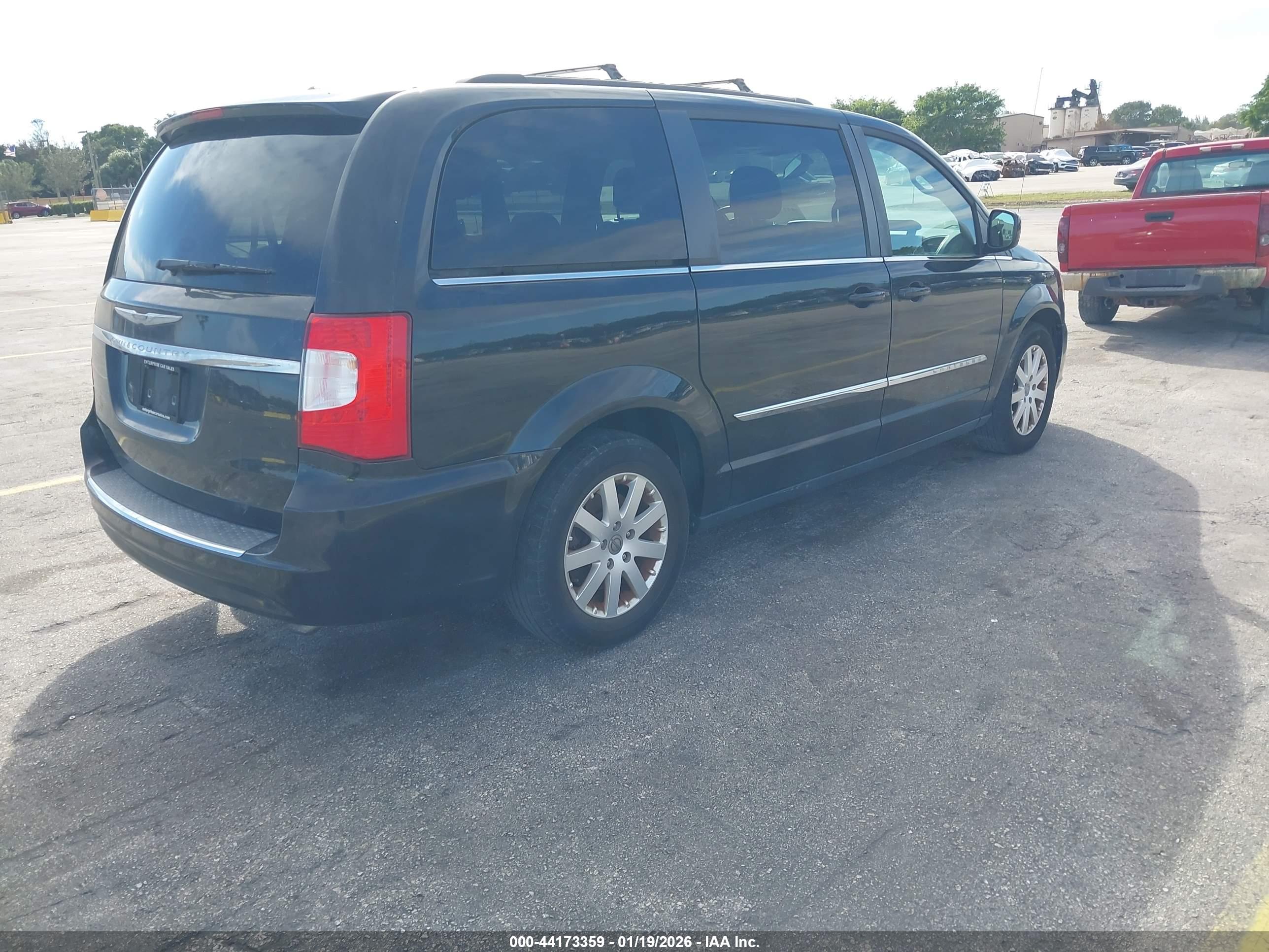 CHRYSLER TOWN image 4