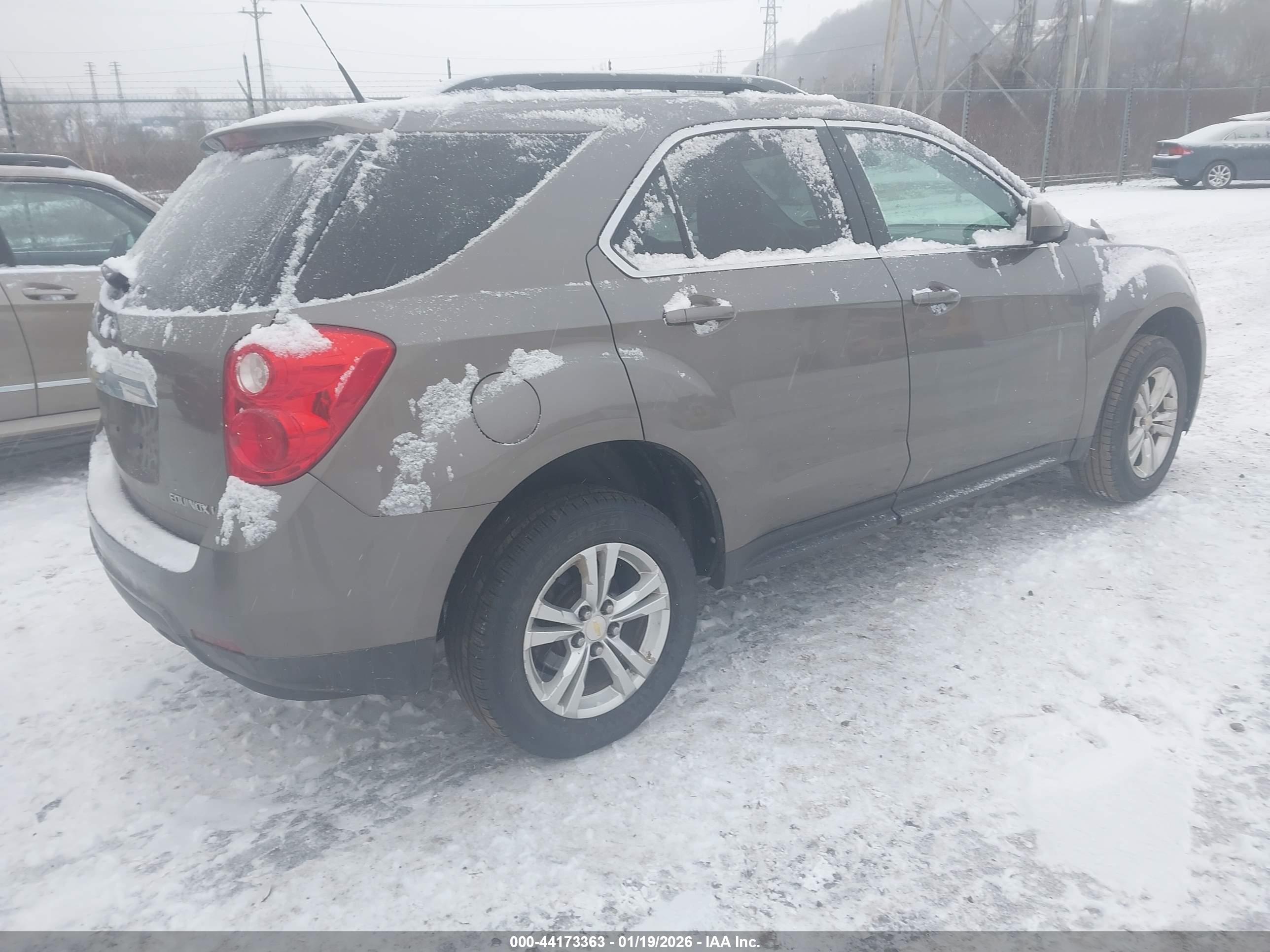 CHEVROLET EQUINOX image 4