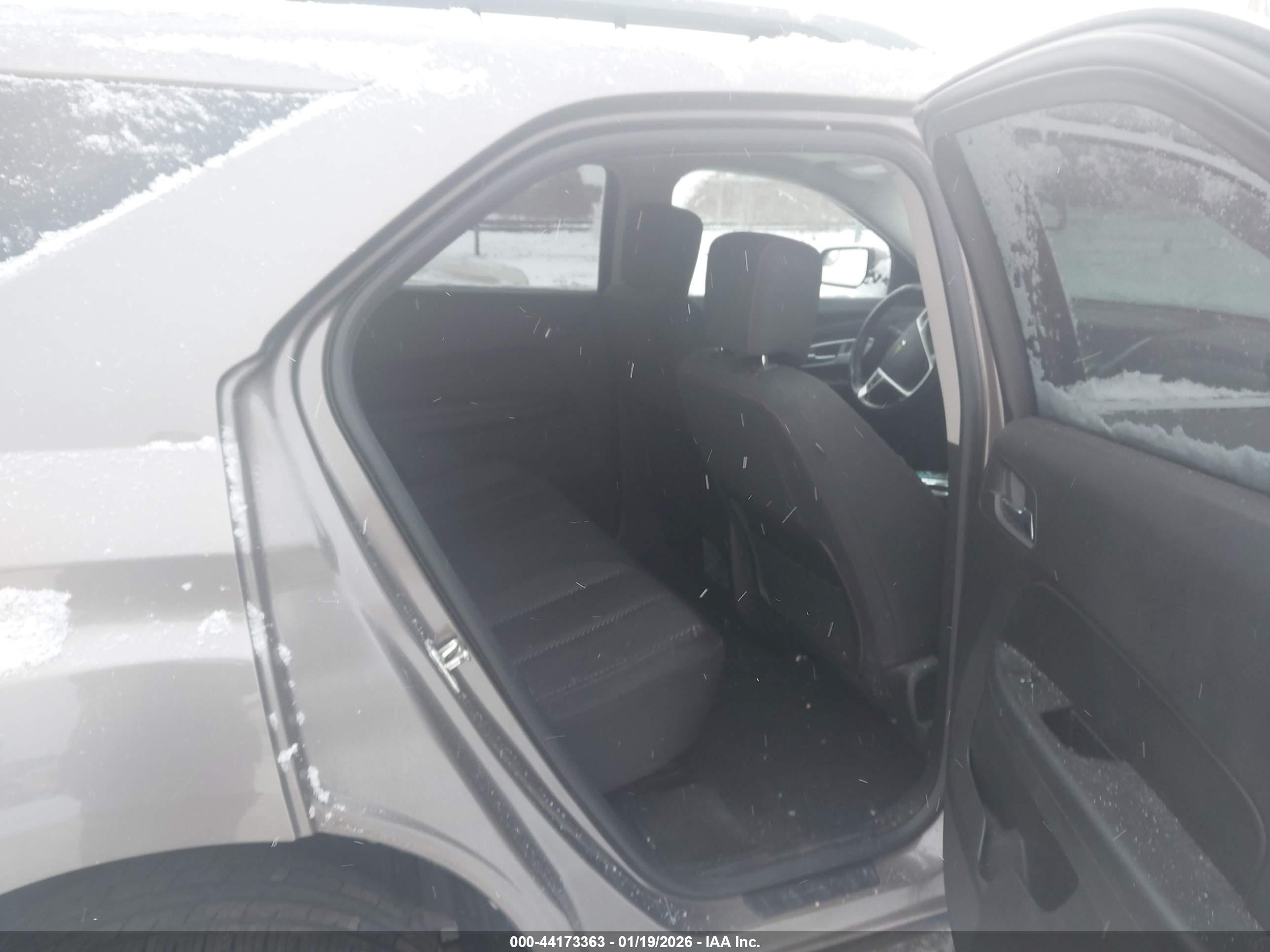 CHEVROLET EQUINOX image 8