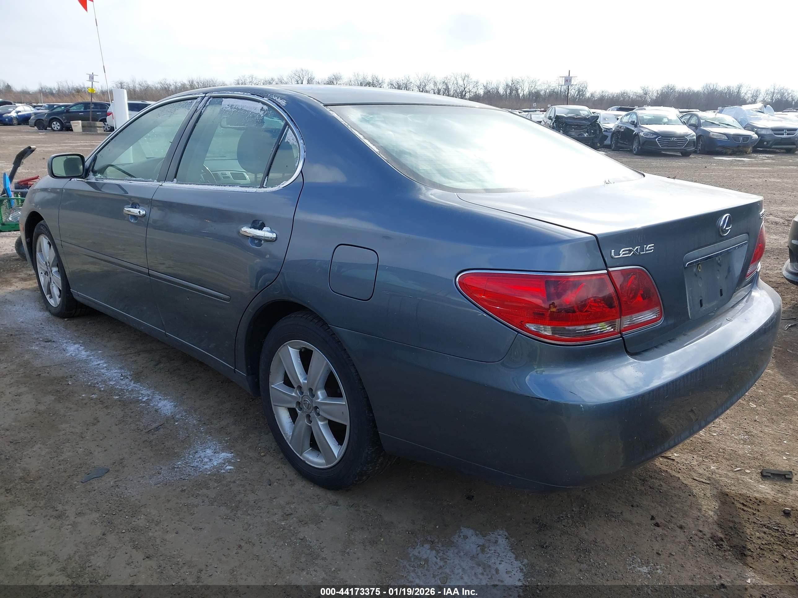 LEXUS ES image 3