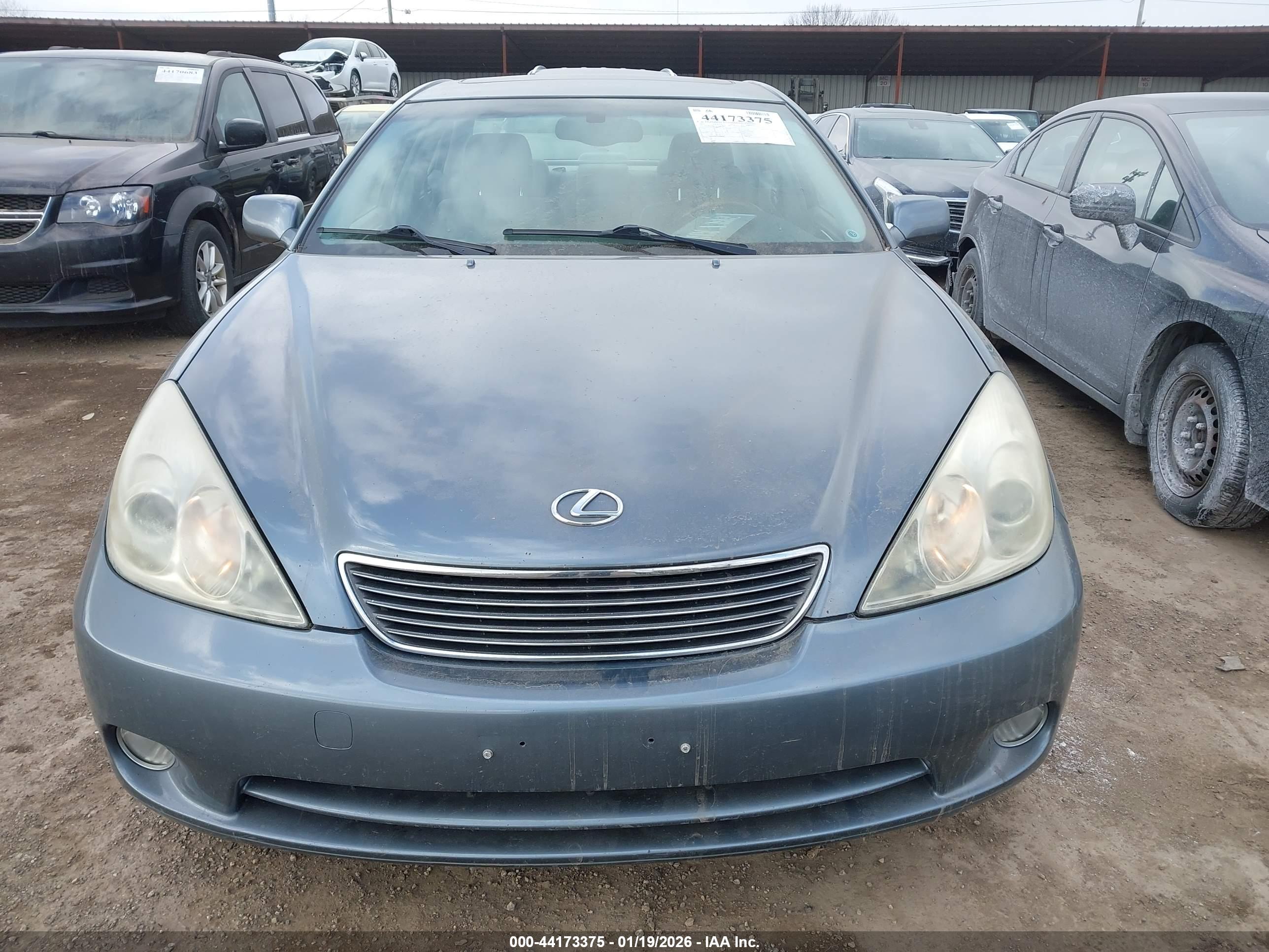 LEXUS ES image 6