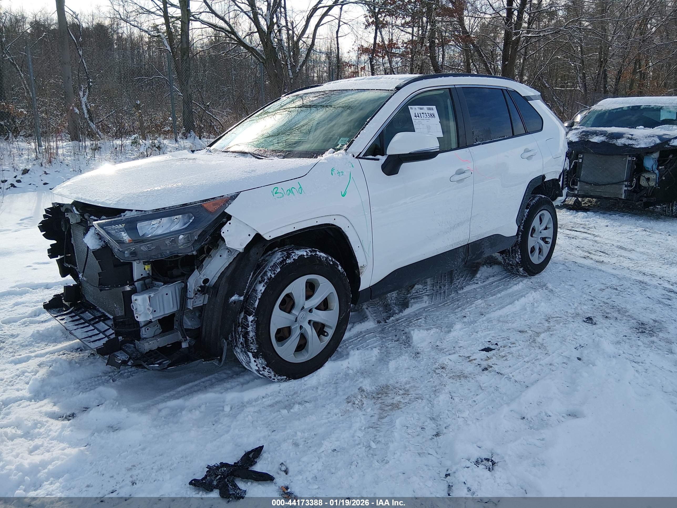 TOYOTA RAV4 image 2