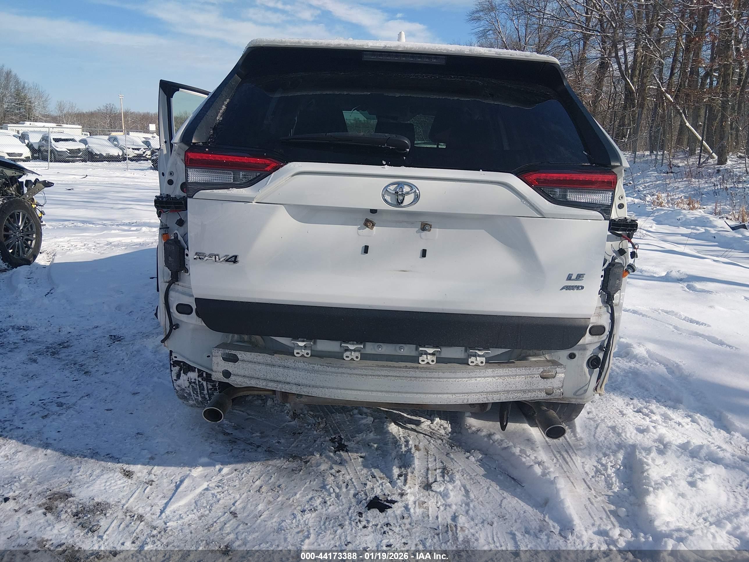 TOYOTA RAV4 image 6