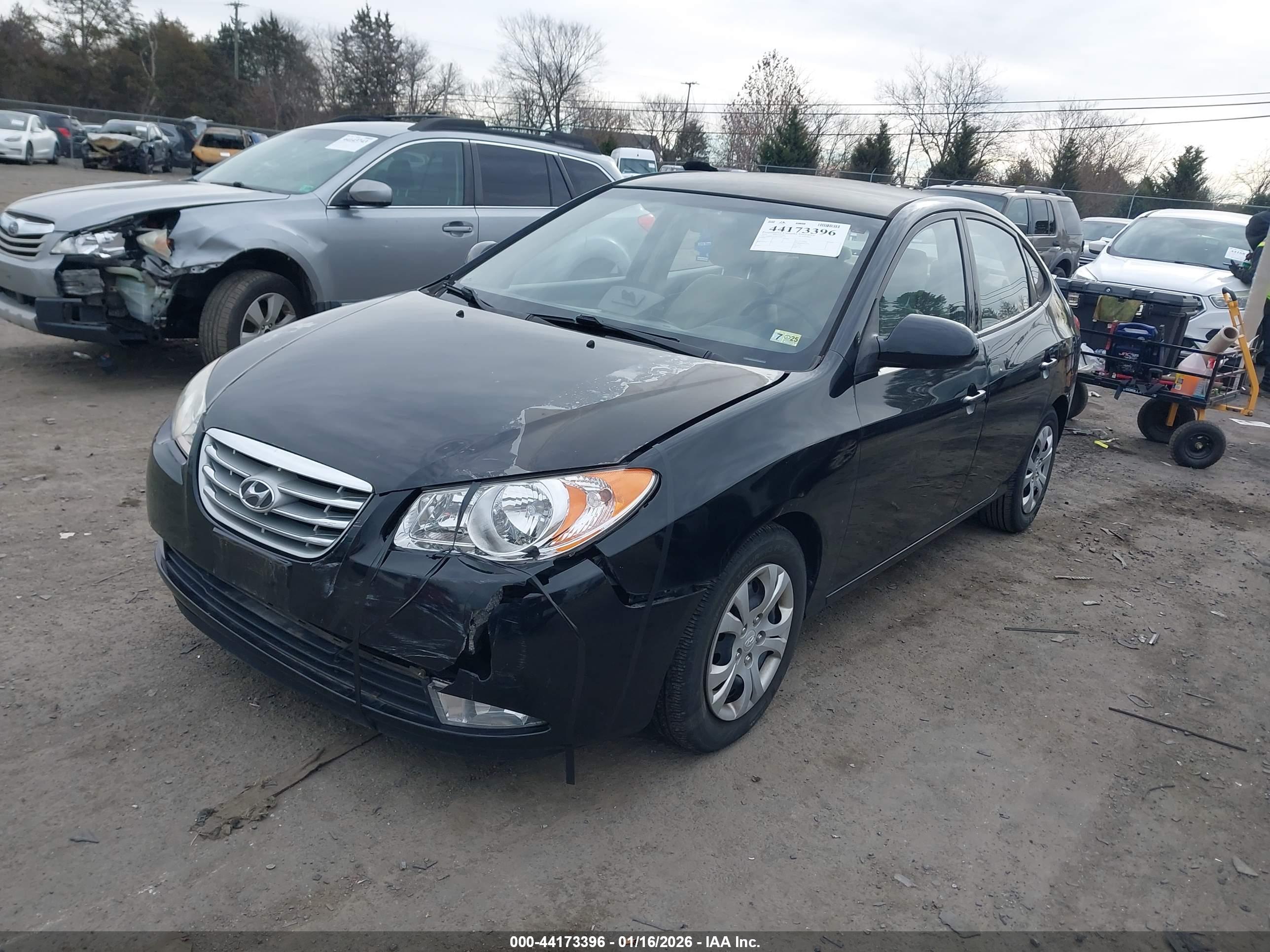 HYUNDAI ELANTRA image 2