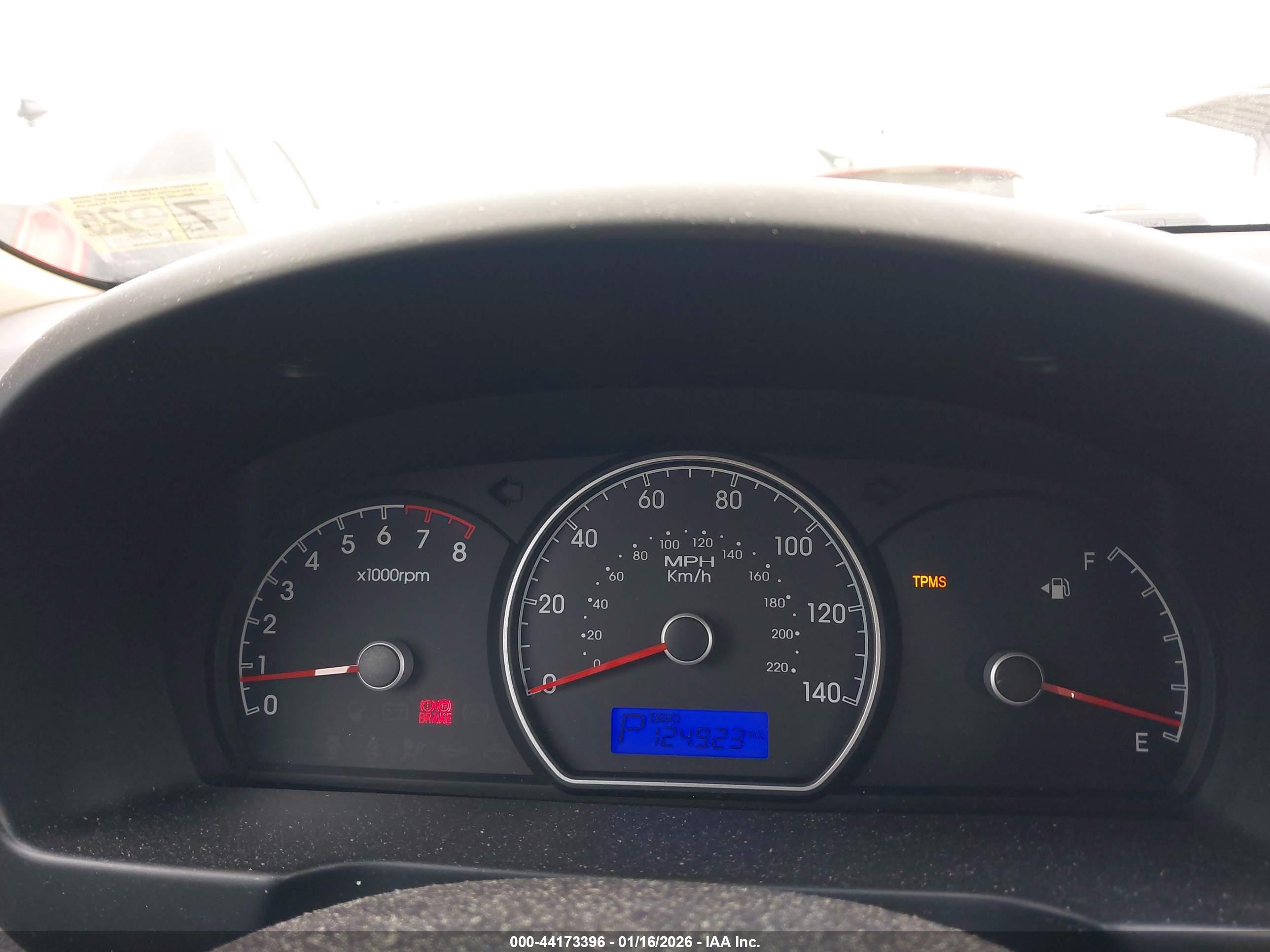HYUNDAI ELANTRA image 7