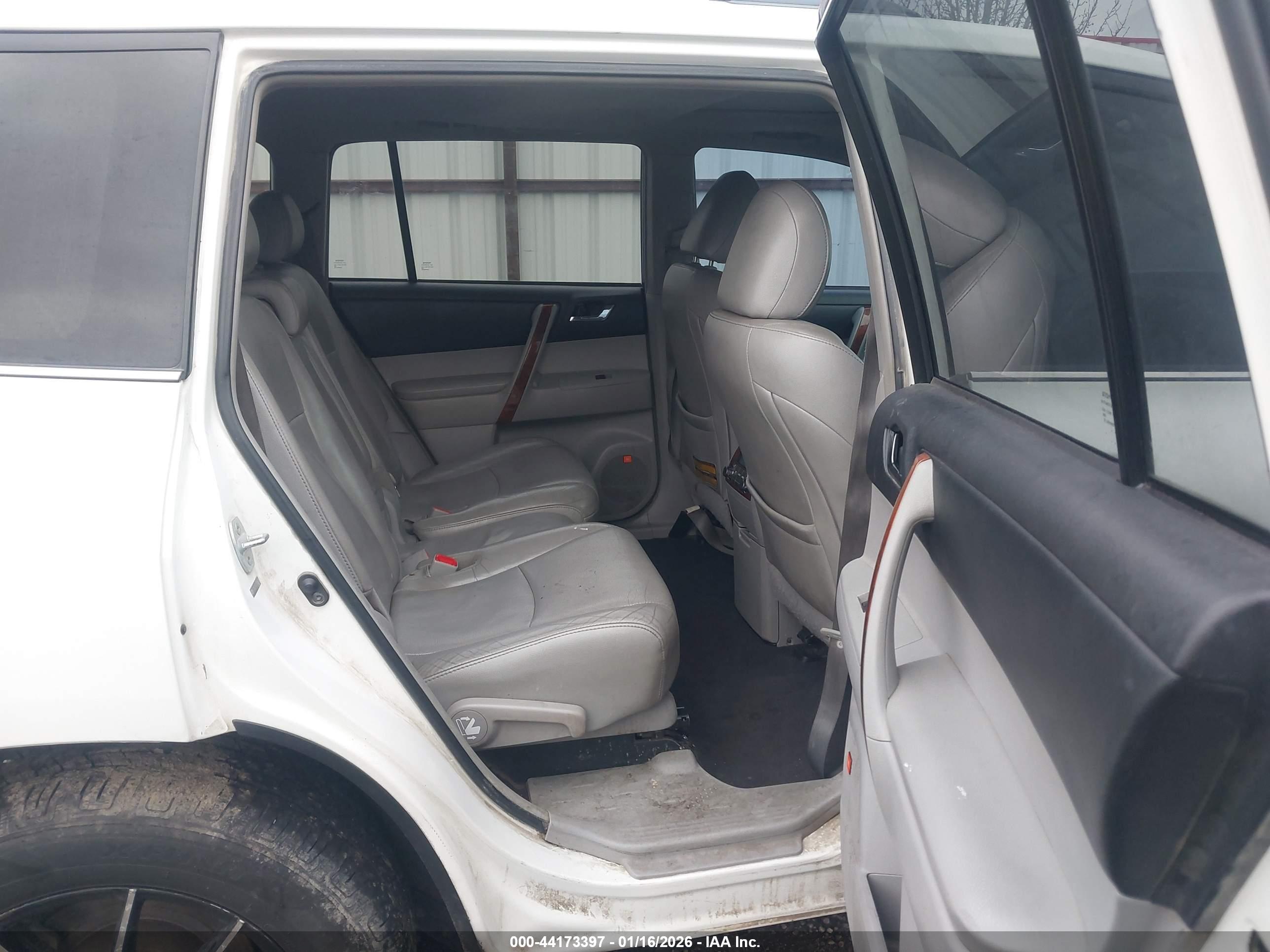 TOYOTA HIGHLANDER image 8