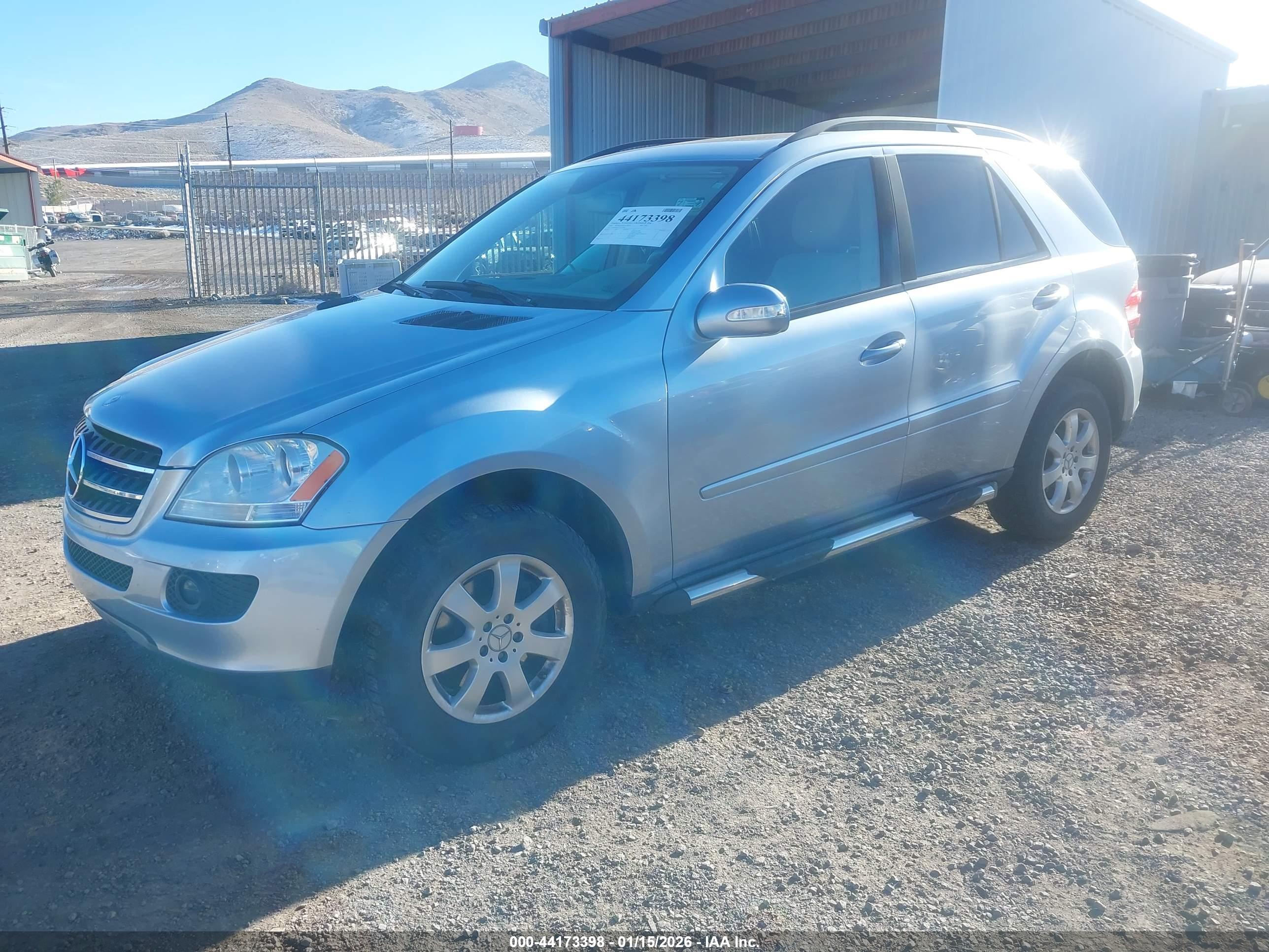 MERCEDES-BENZ ML image 2