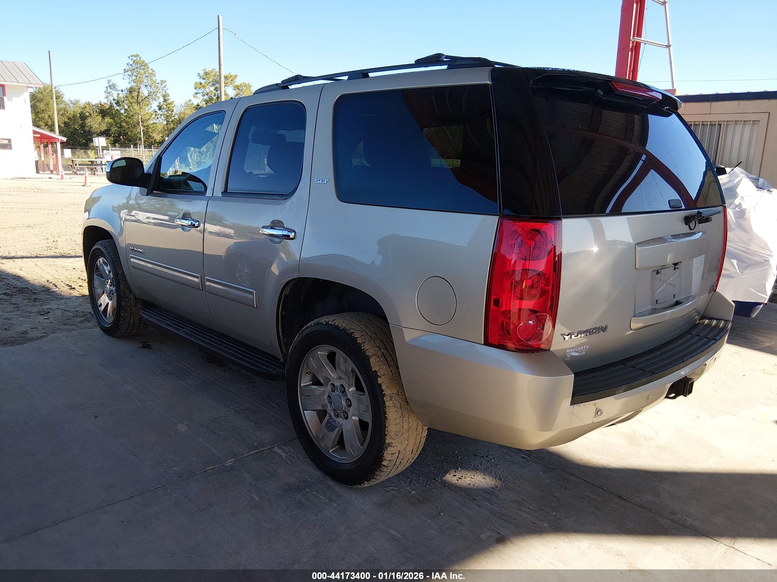 GMC YUKON image 3