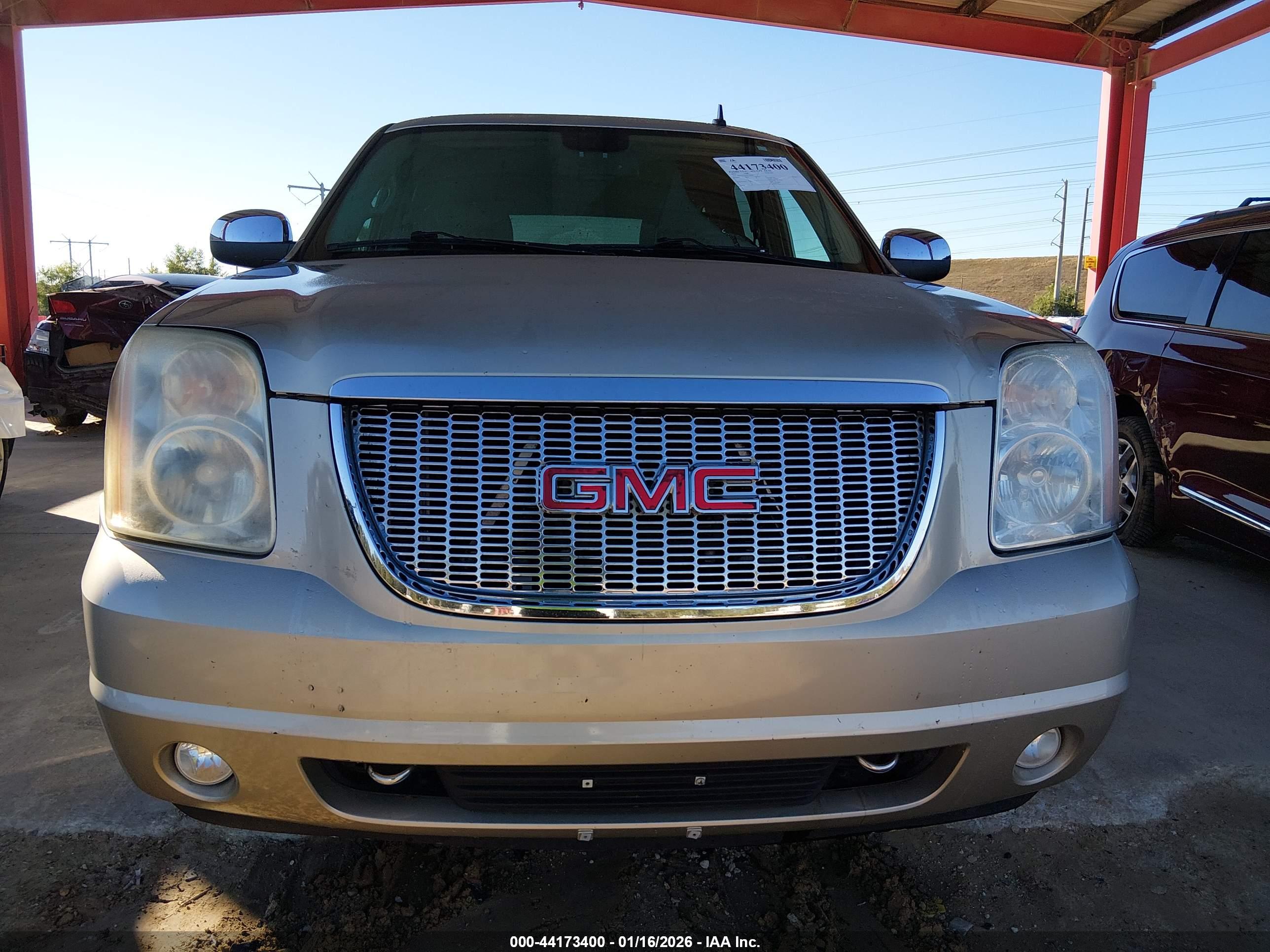 GMC YUKON image 6
