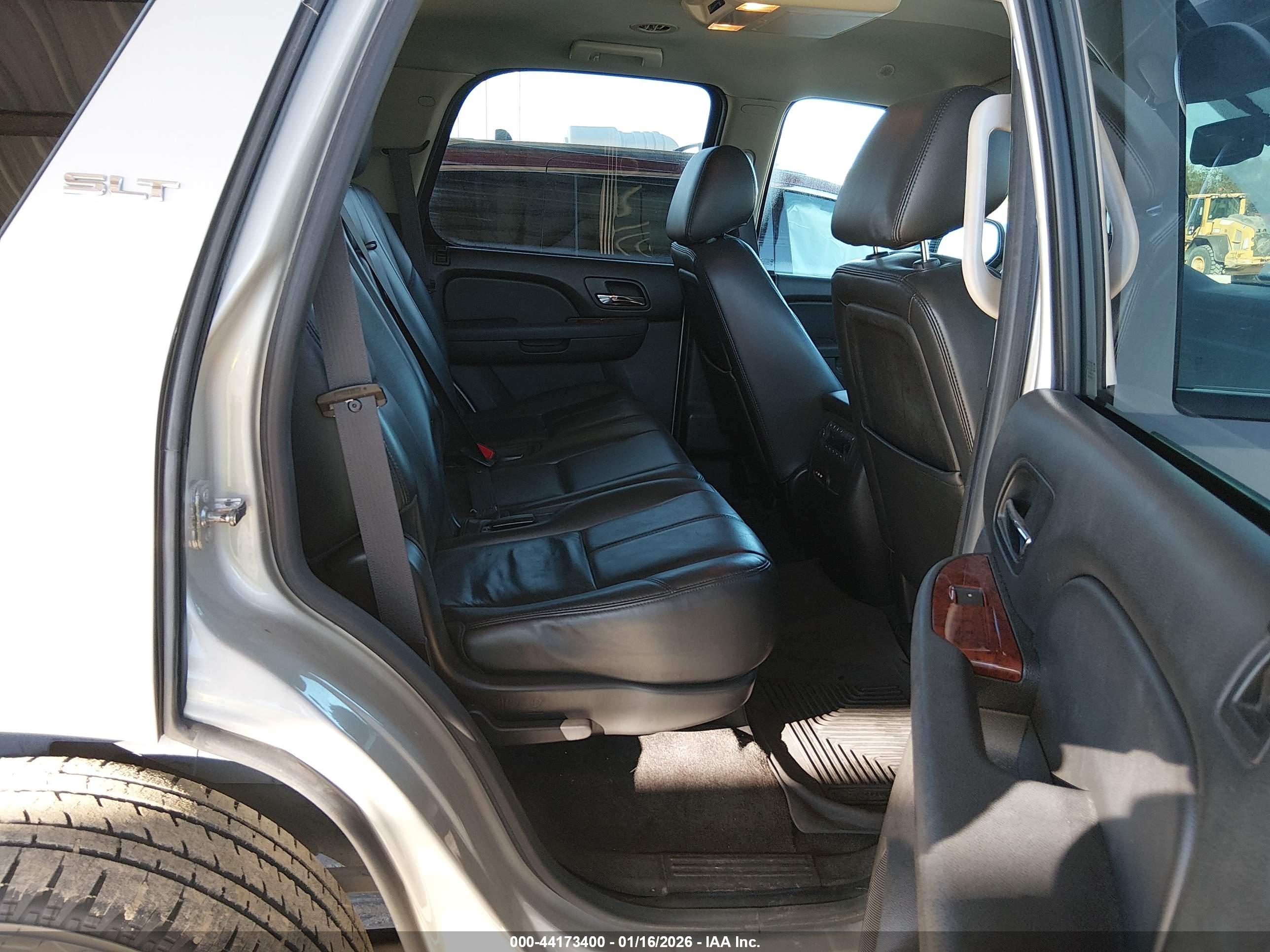 GMC YUKON image 8