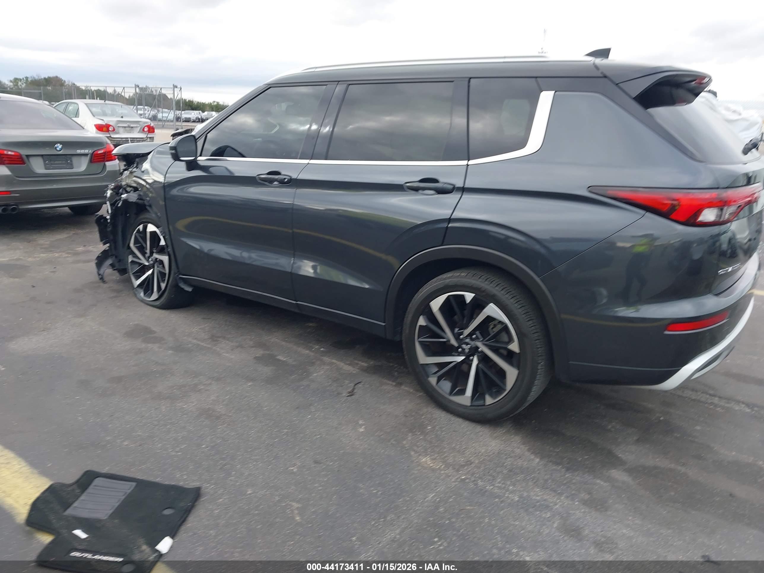MITSUBISHI OUTLANDER image 3