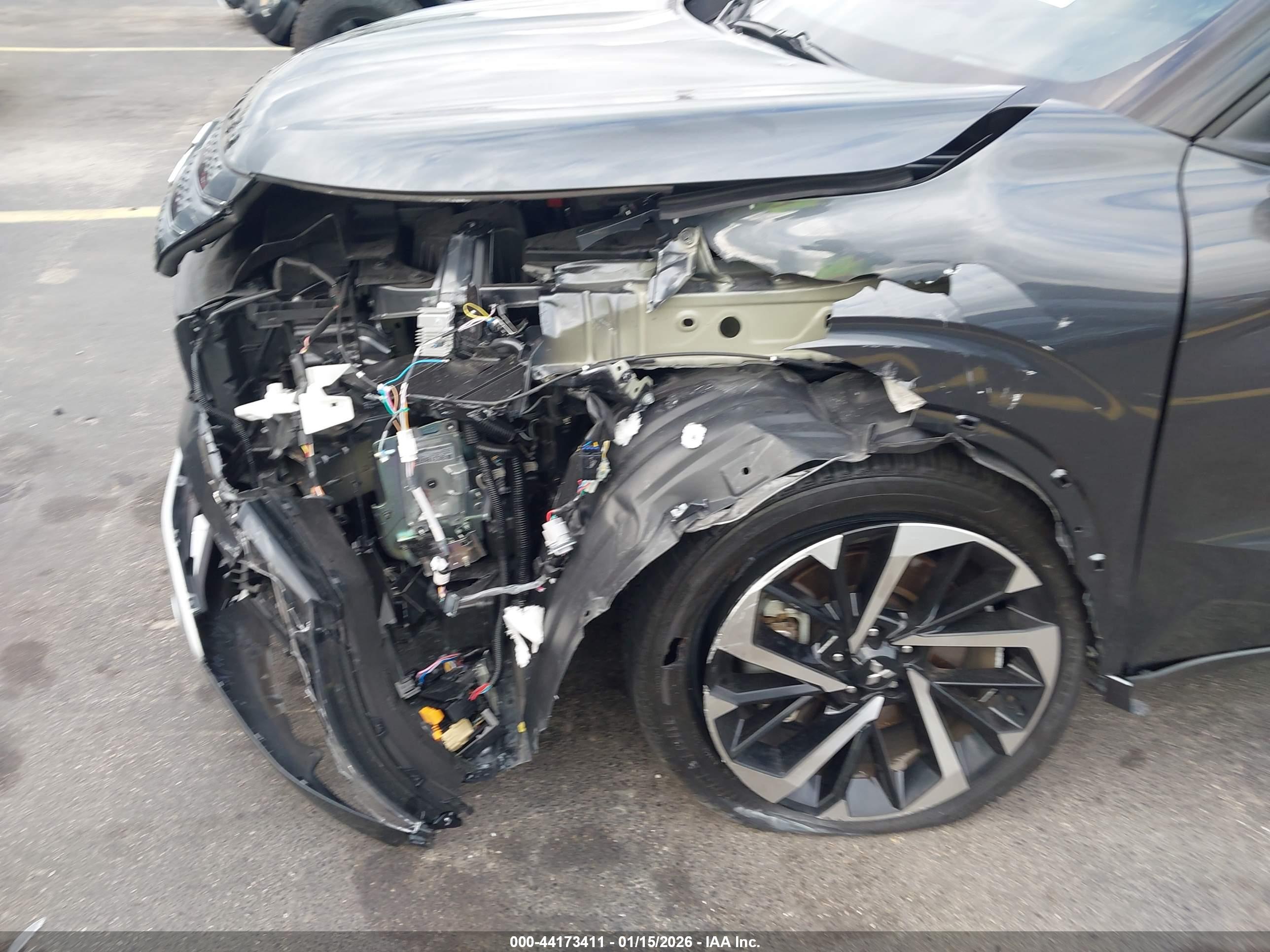 MITSUBISHI OUTLANDER image 6