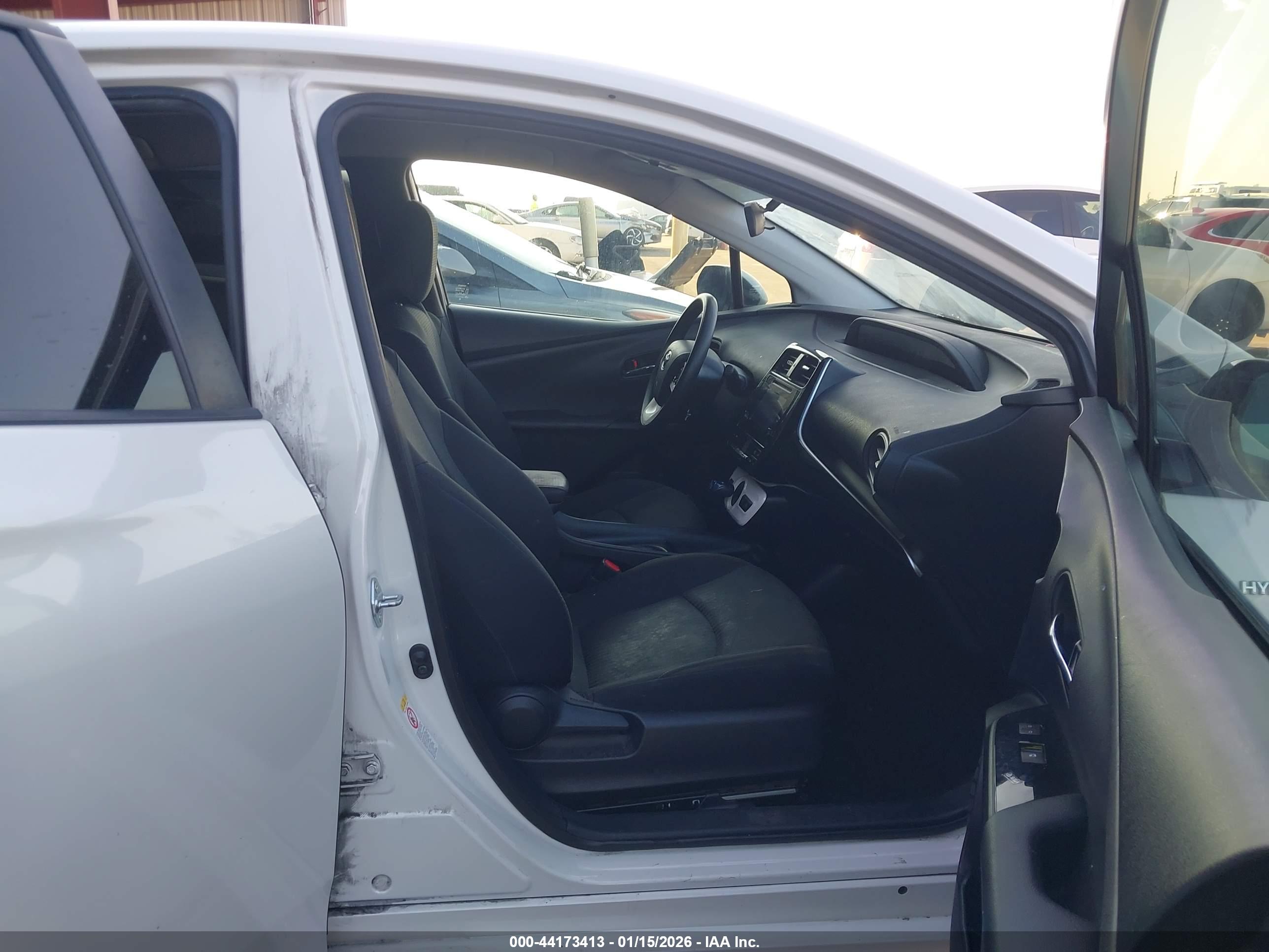 TOYOTA PRIUS image 5