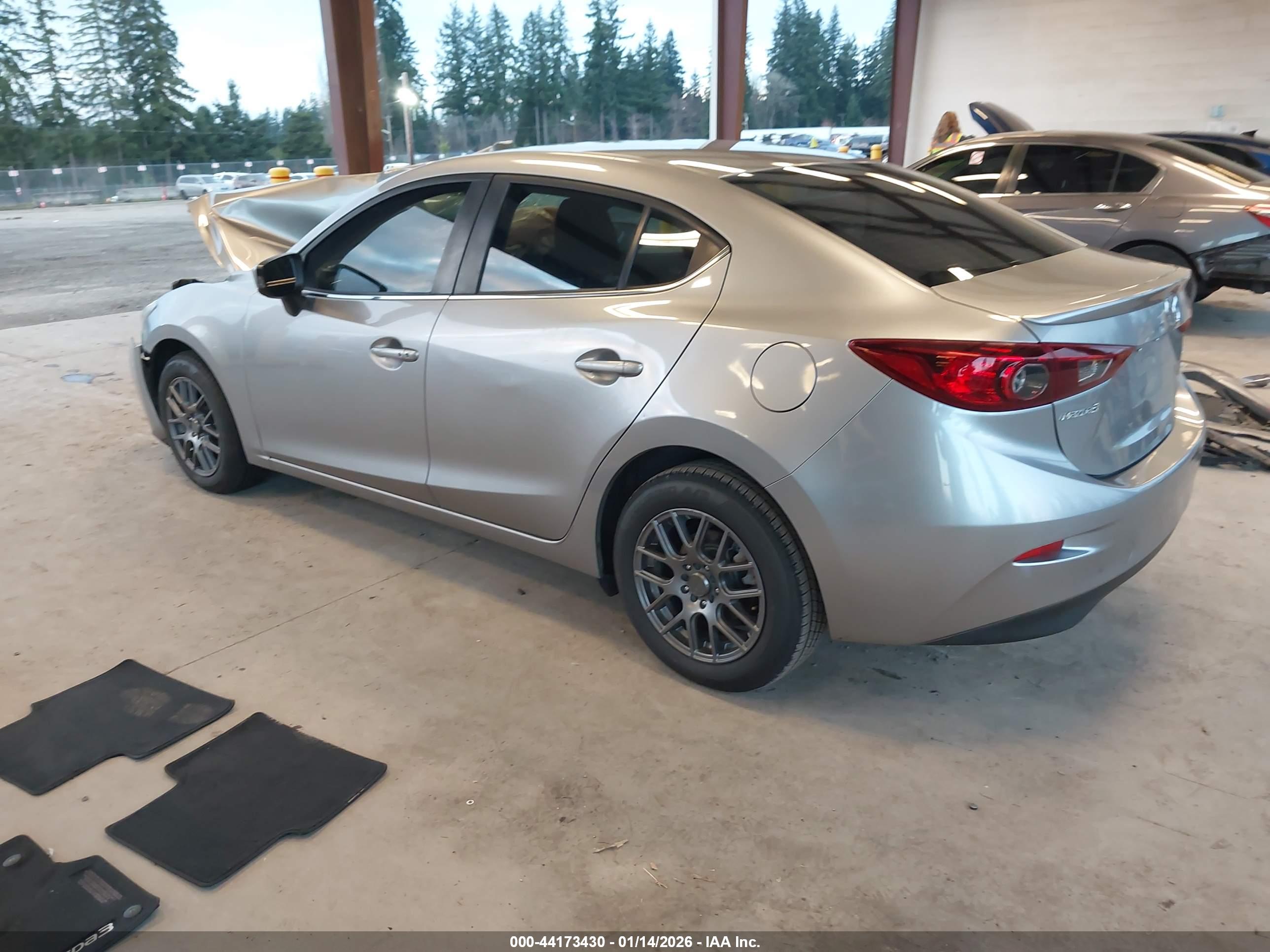 MAZDA MAZDA3 image 3