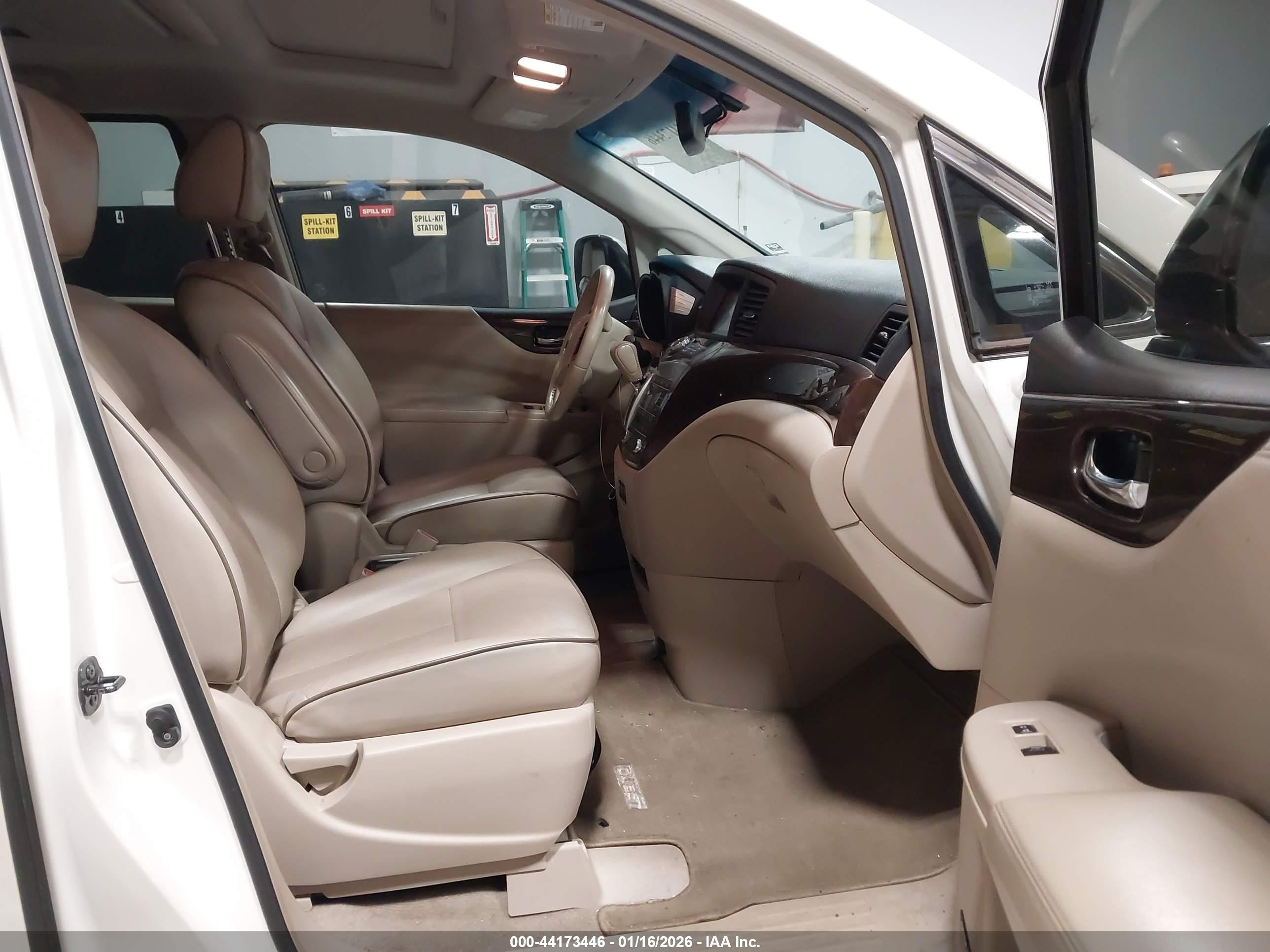 NISSAN QUEST image 5