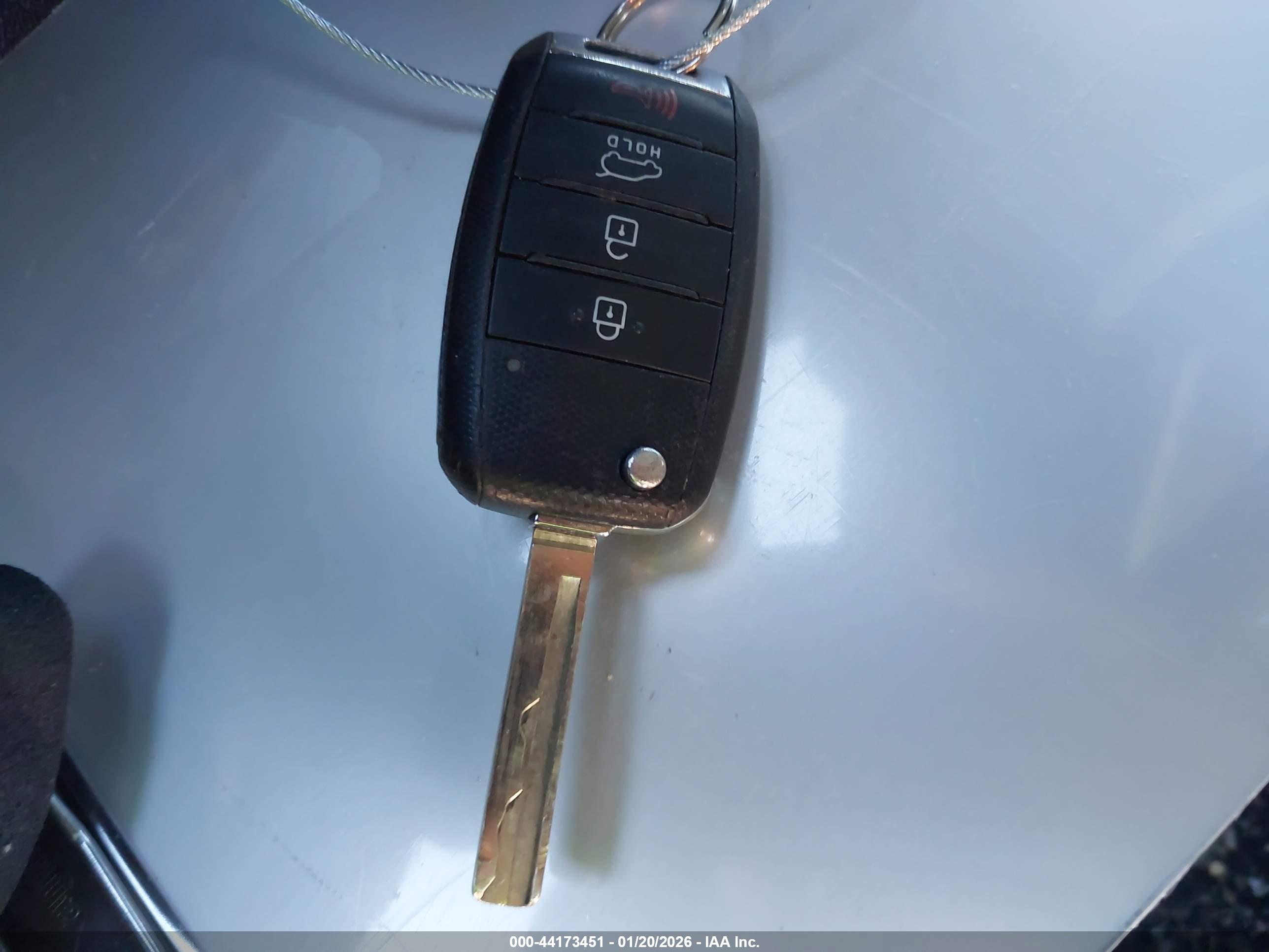 KIA SORENTO image 11