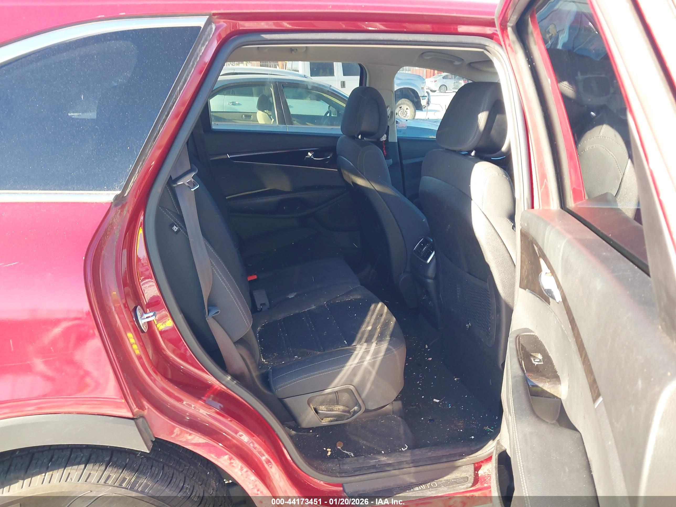KIA SORENTO image 8