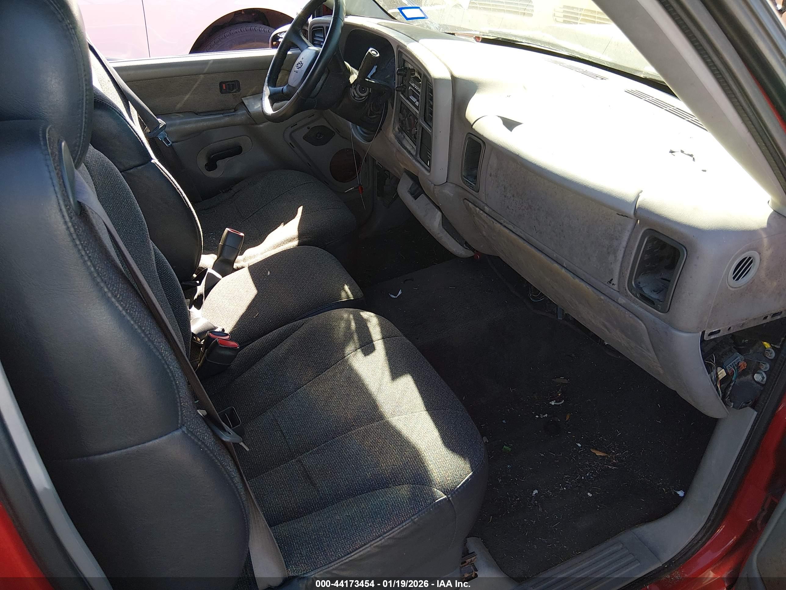 CHEVROLET SILVERADO image 5