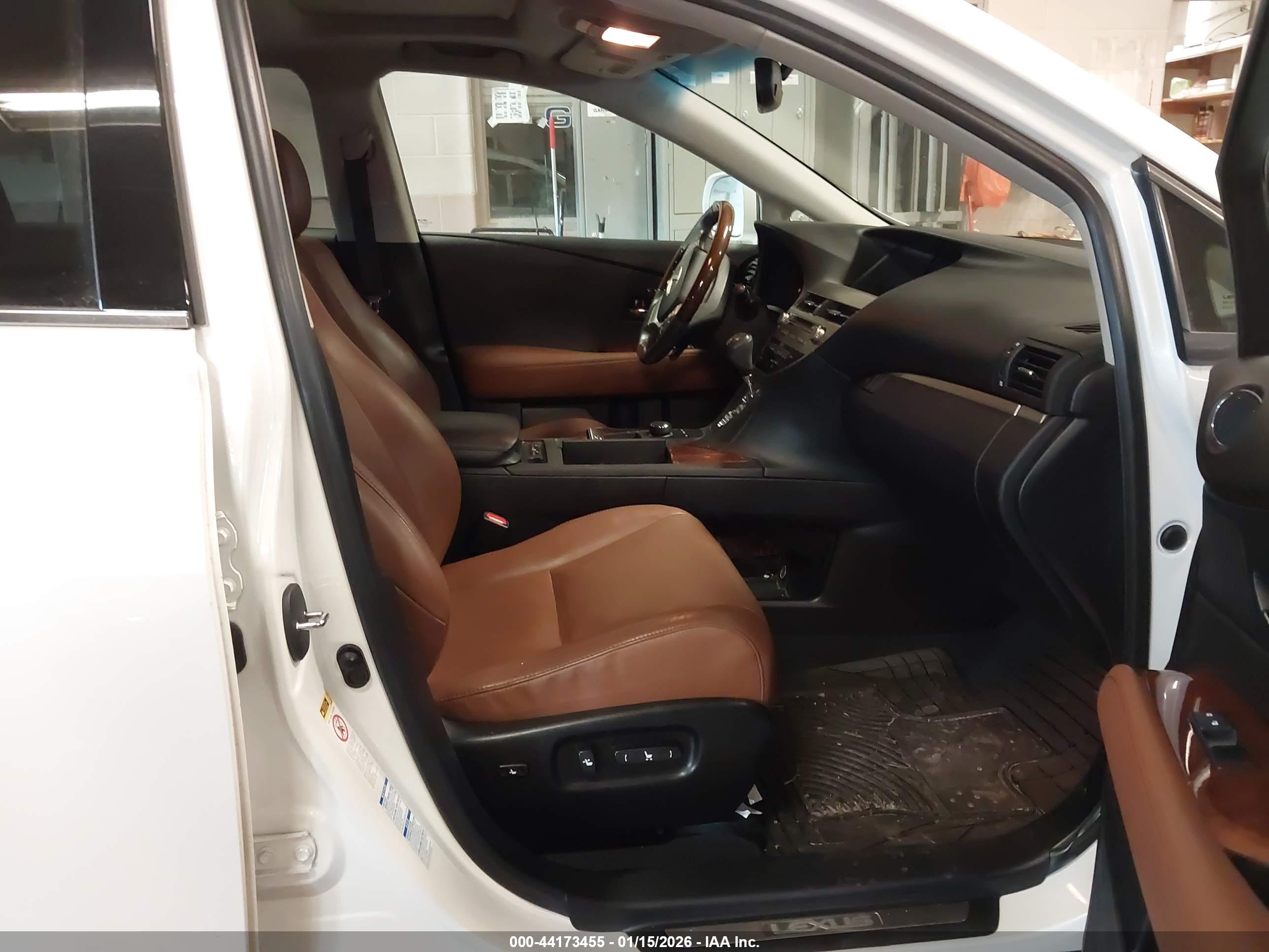 LEXUS RX image 5