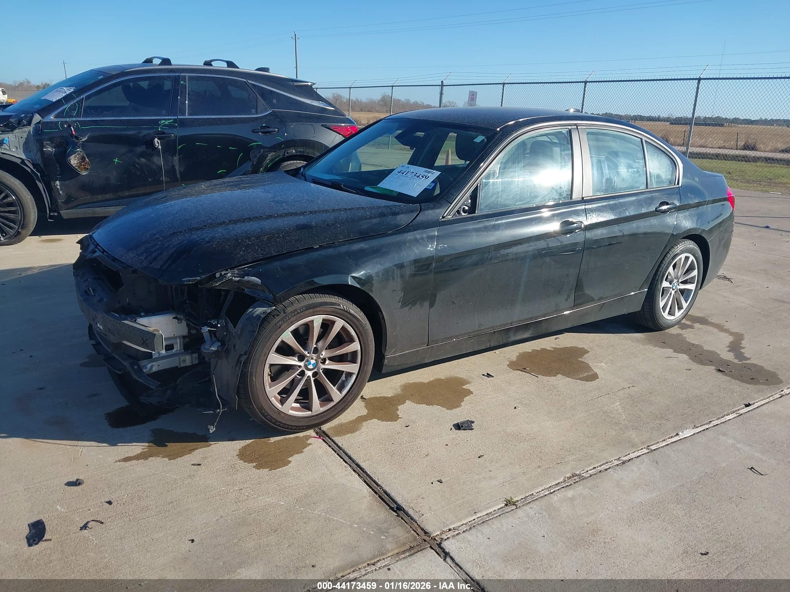 BMW 320I image 2