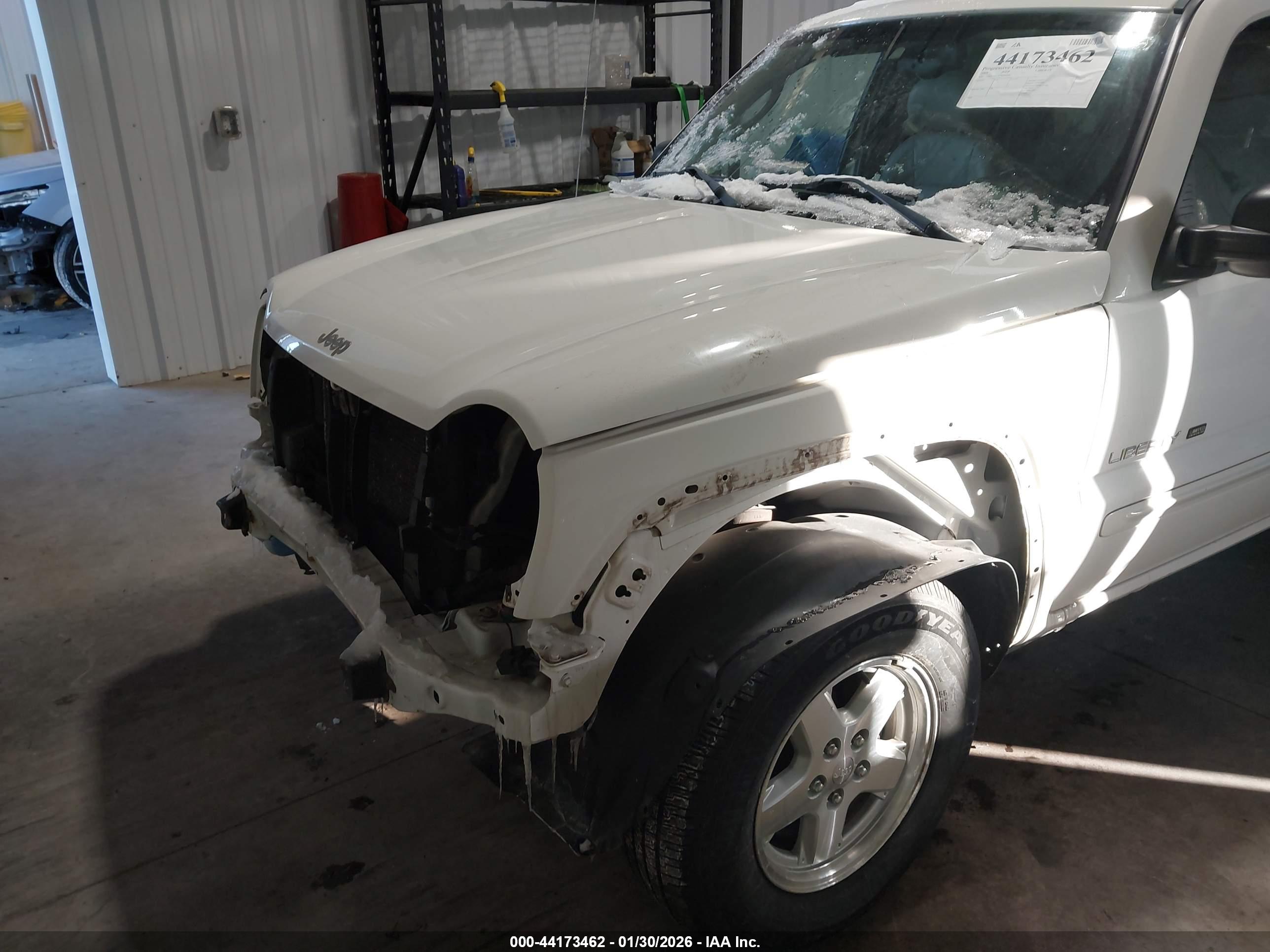 JEEP LIBERTY image 6