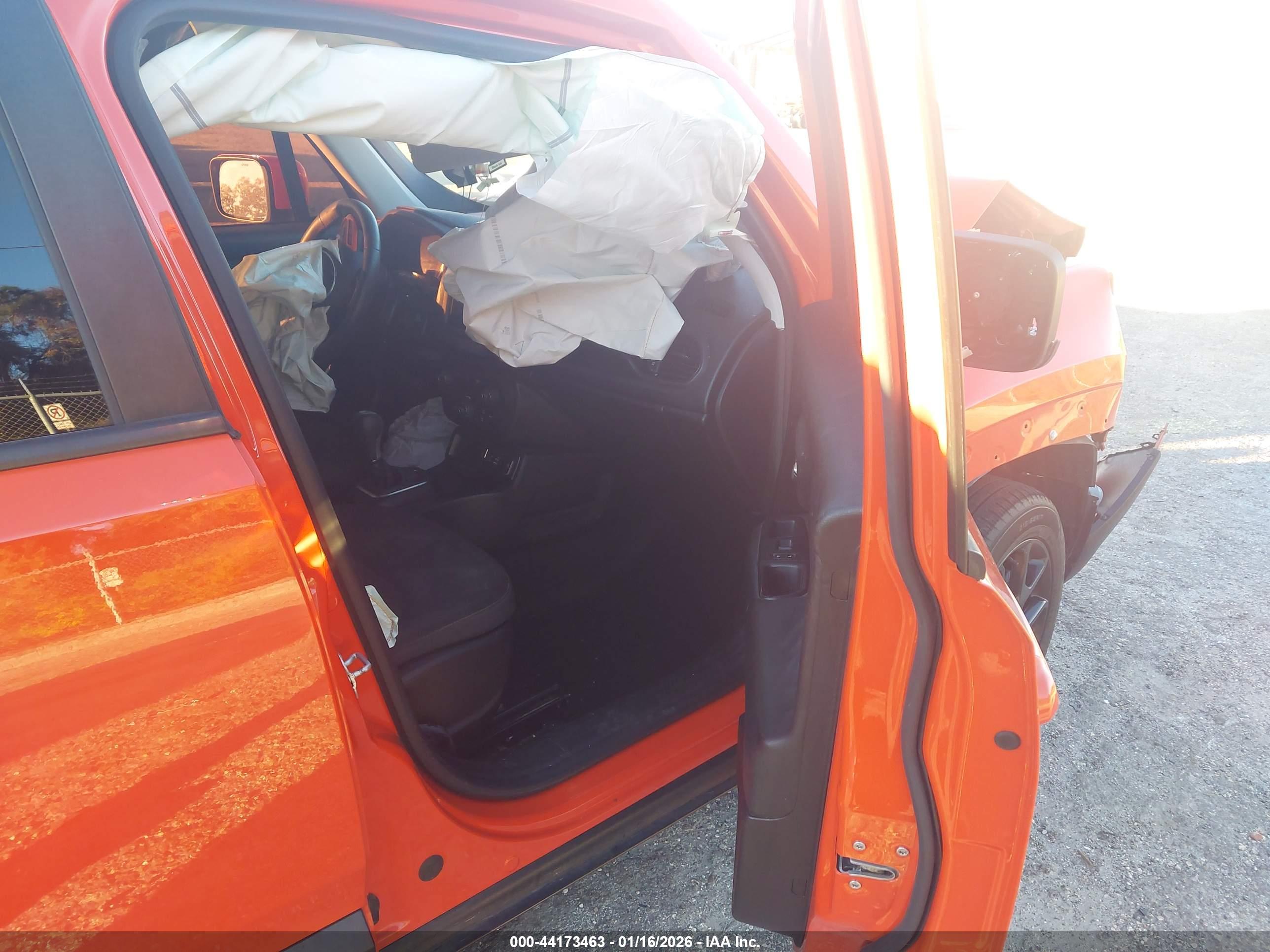 JEEP RENEGADE image 5