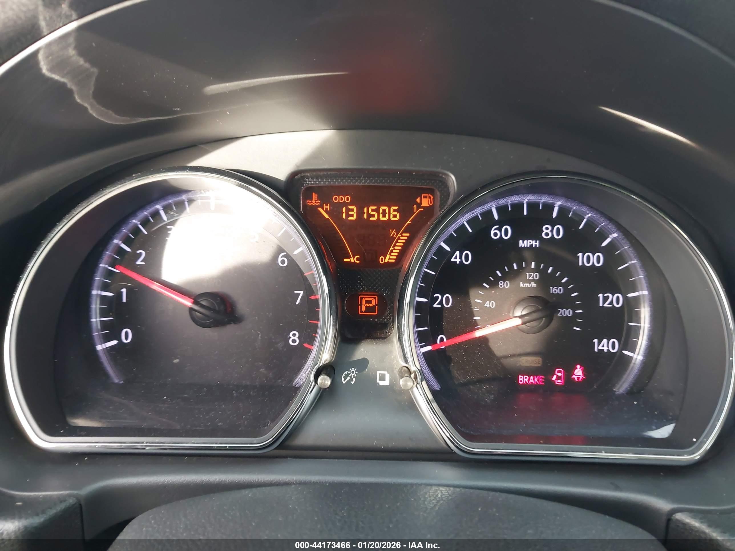 NISSAN VERSA image 7