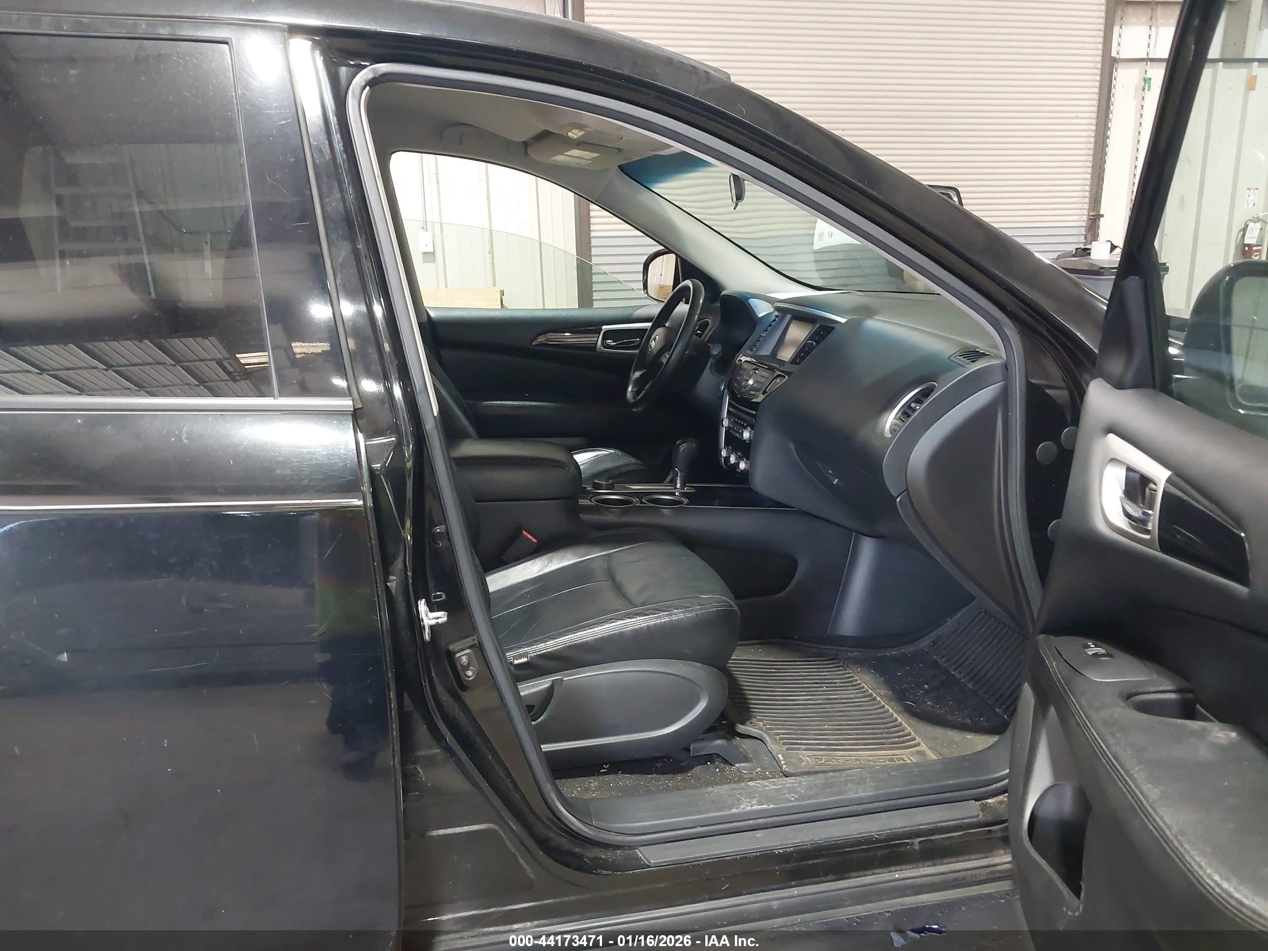 NISSAN PATHFINDER image 5