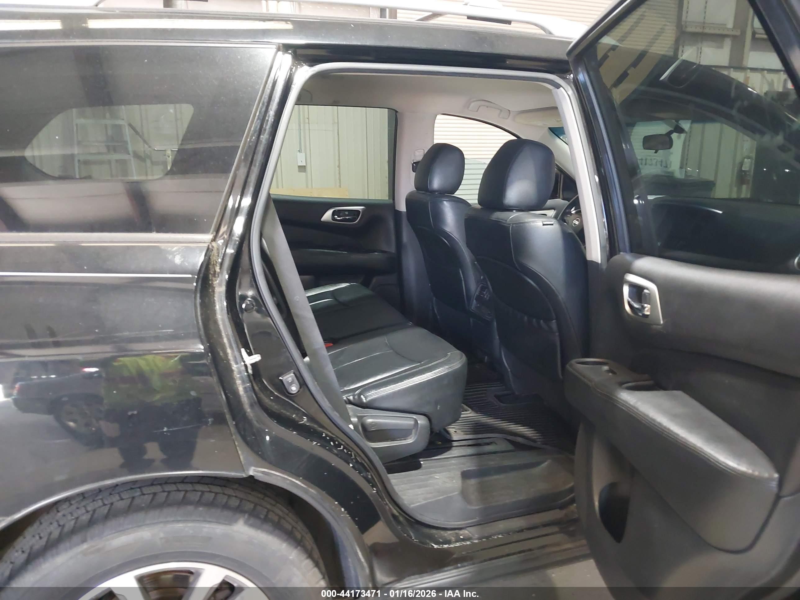 NISSAN PATHFINDER image 8