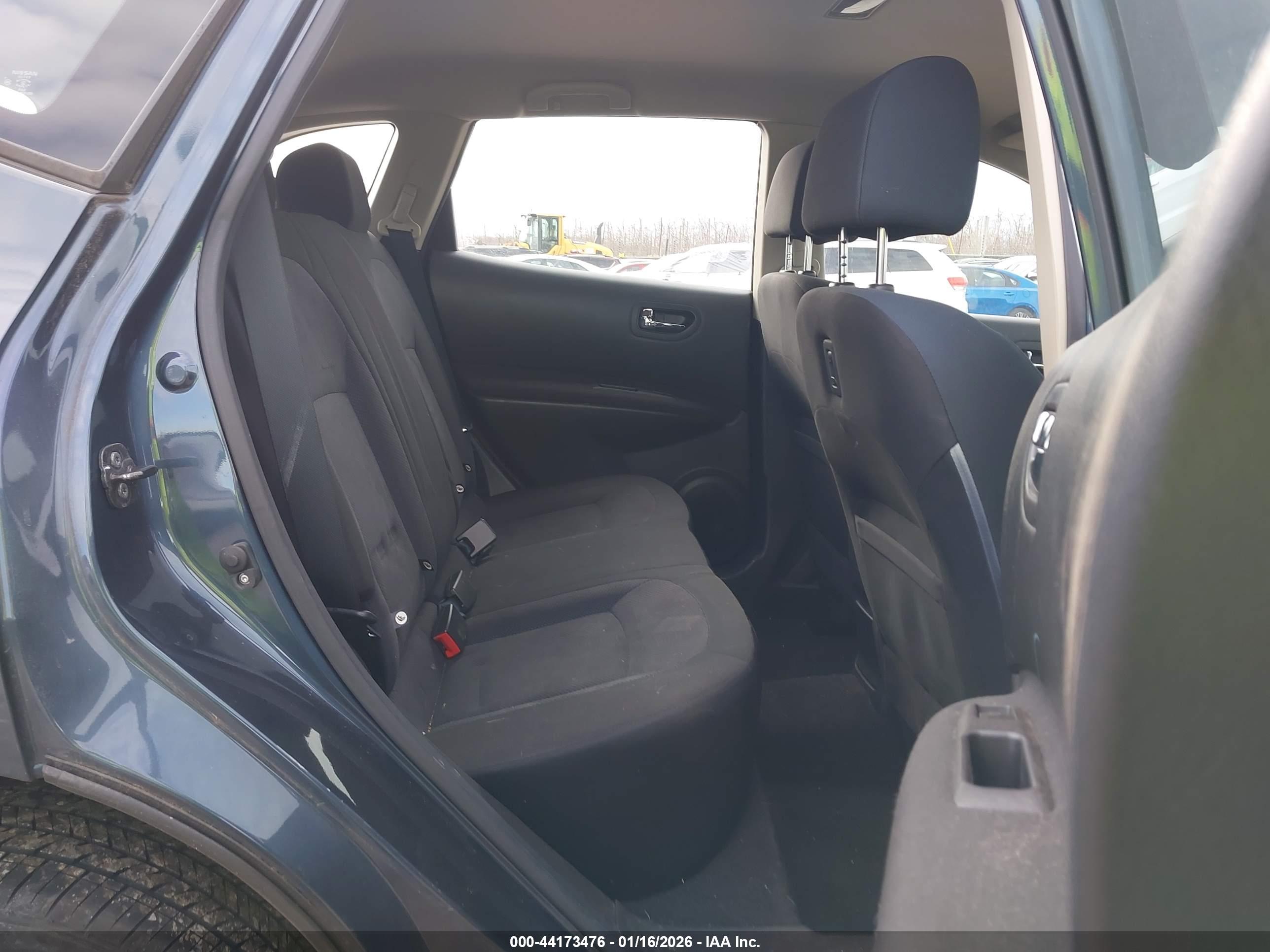 NISSAN ROGUE image 8