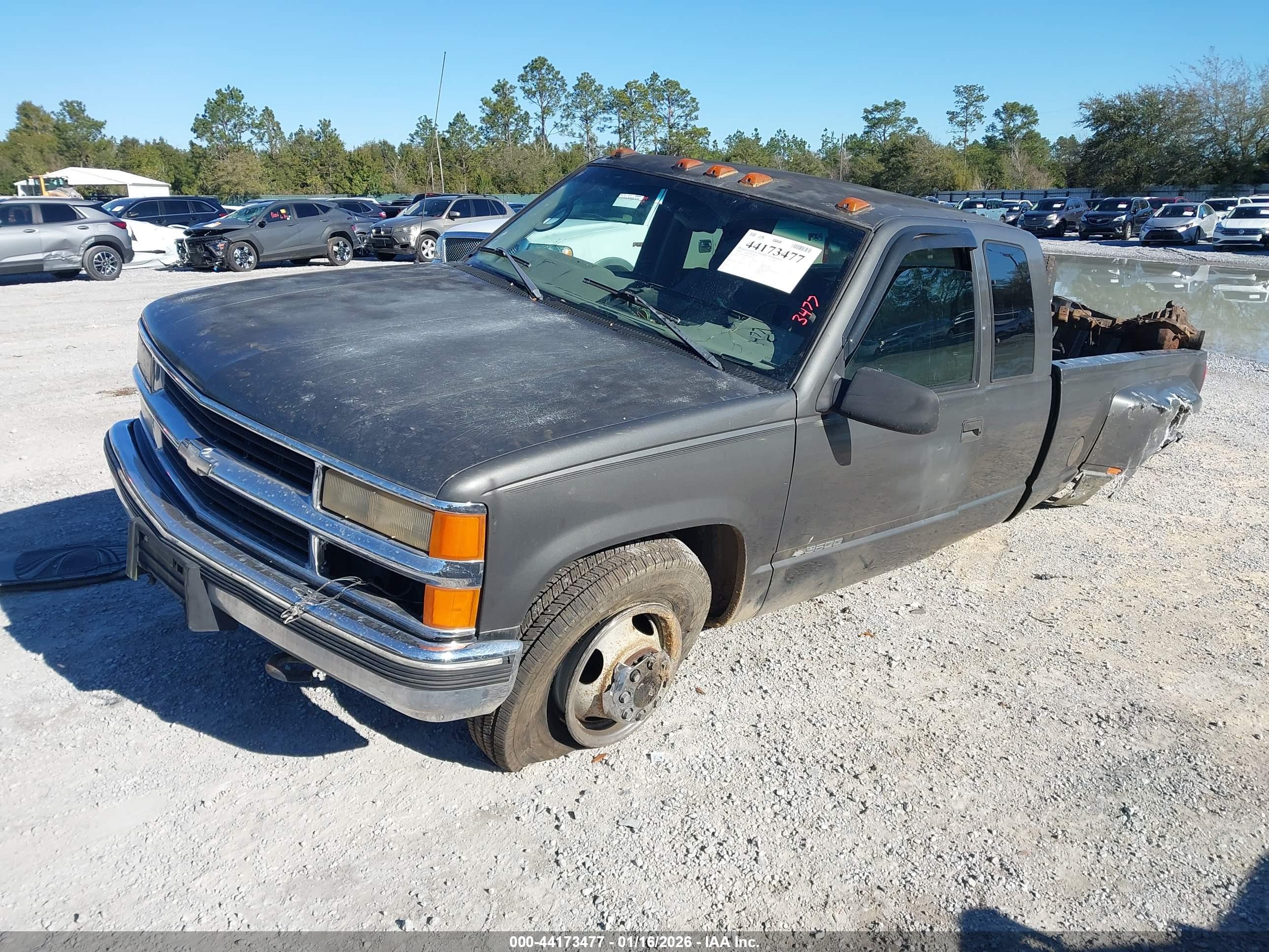 CHEVROLET C3500 image 2