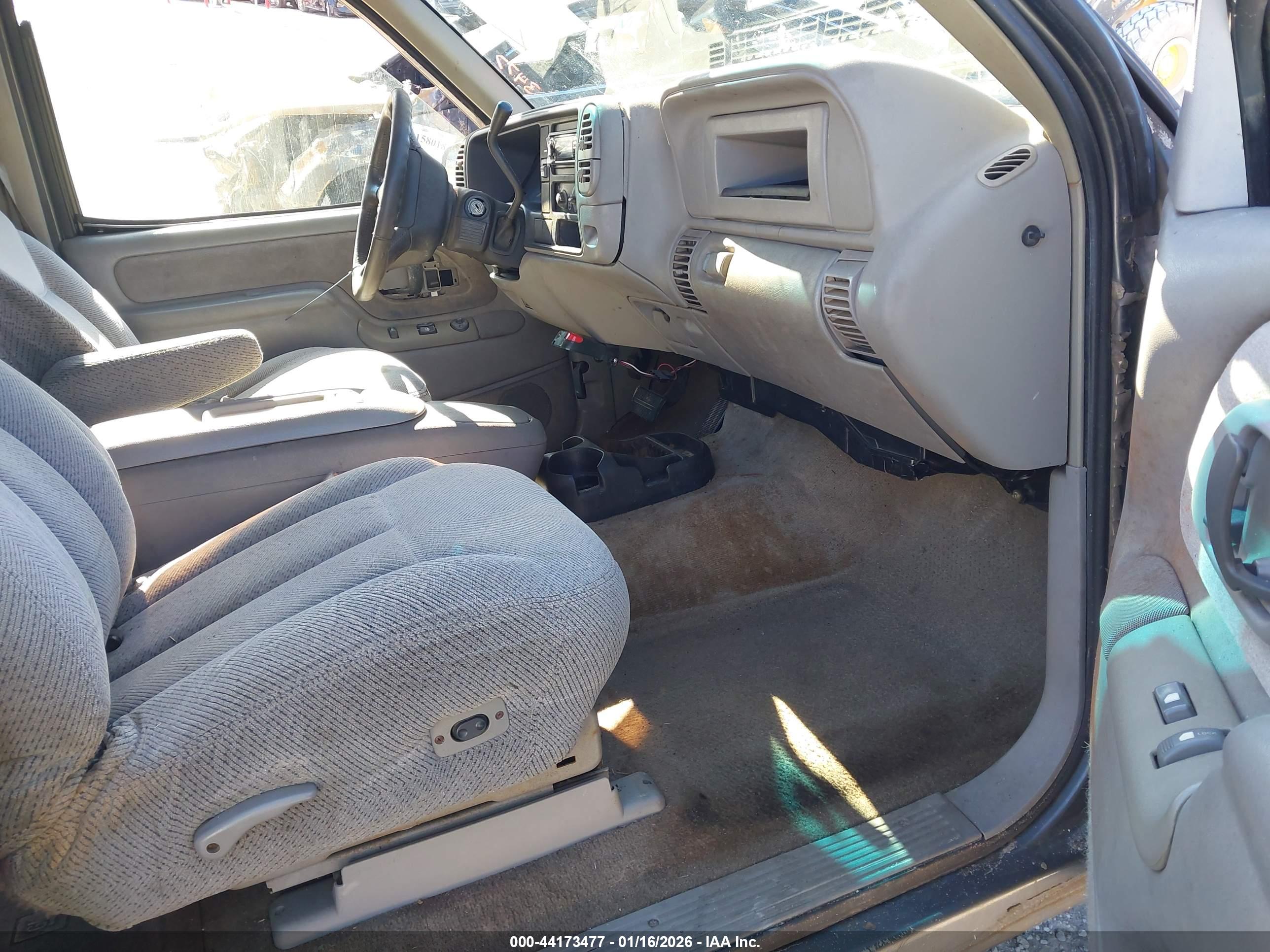 CHEVROLET C3500 image 5