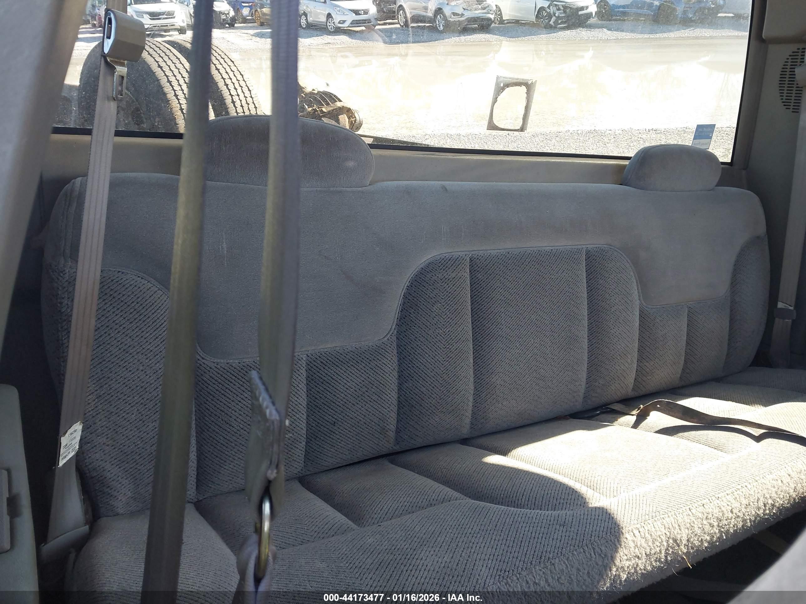 CHEVROLET C3500 image 8