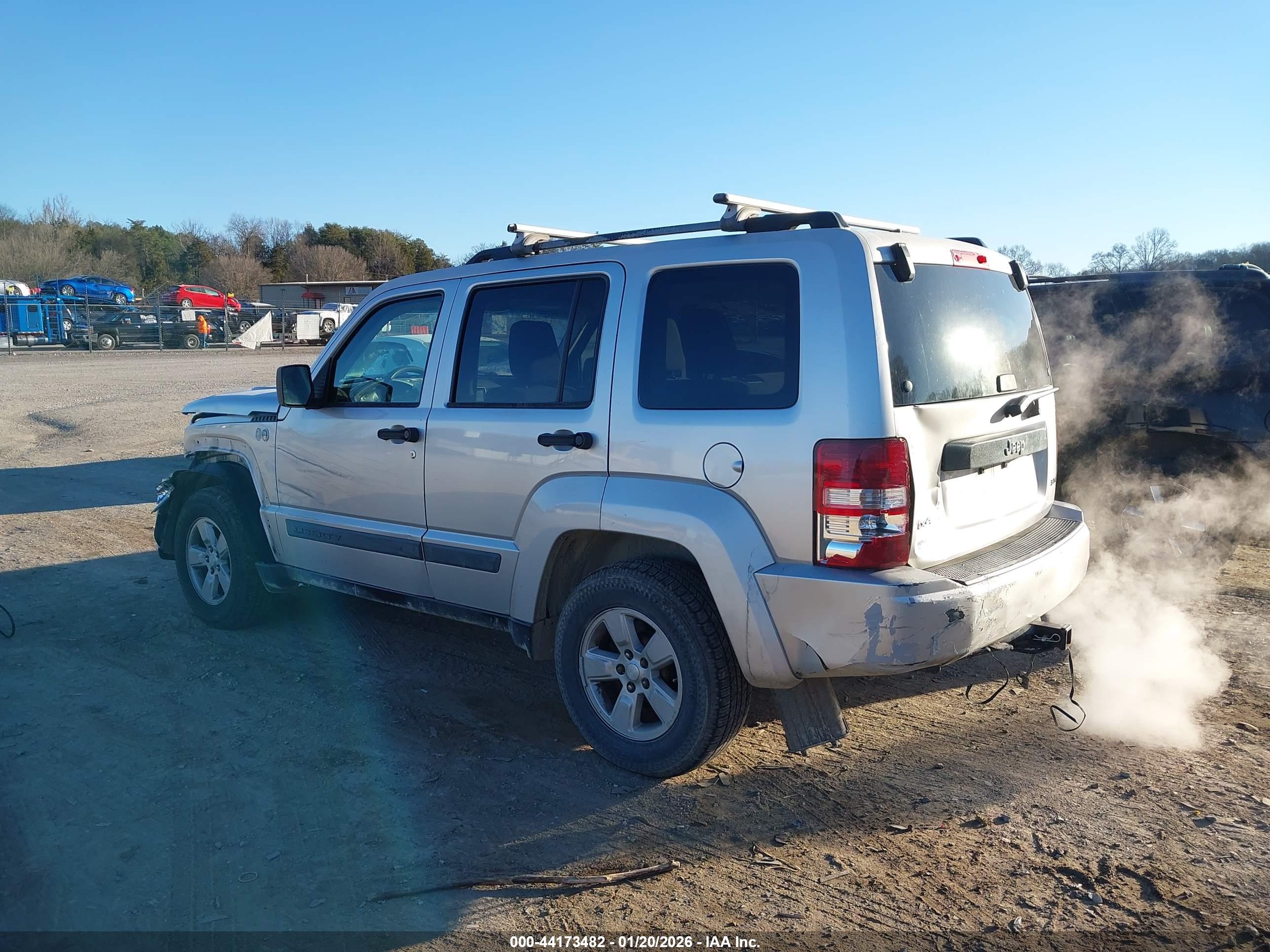 JEEP LIBERTY image 3