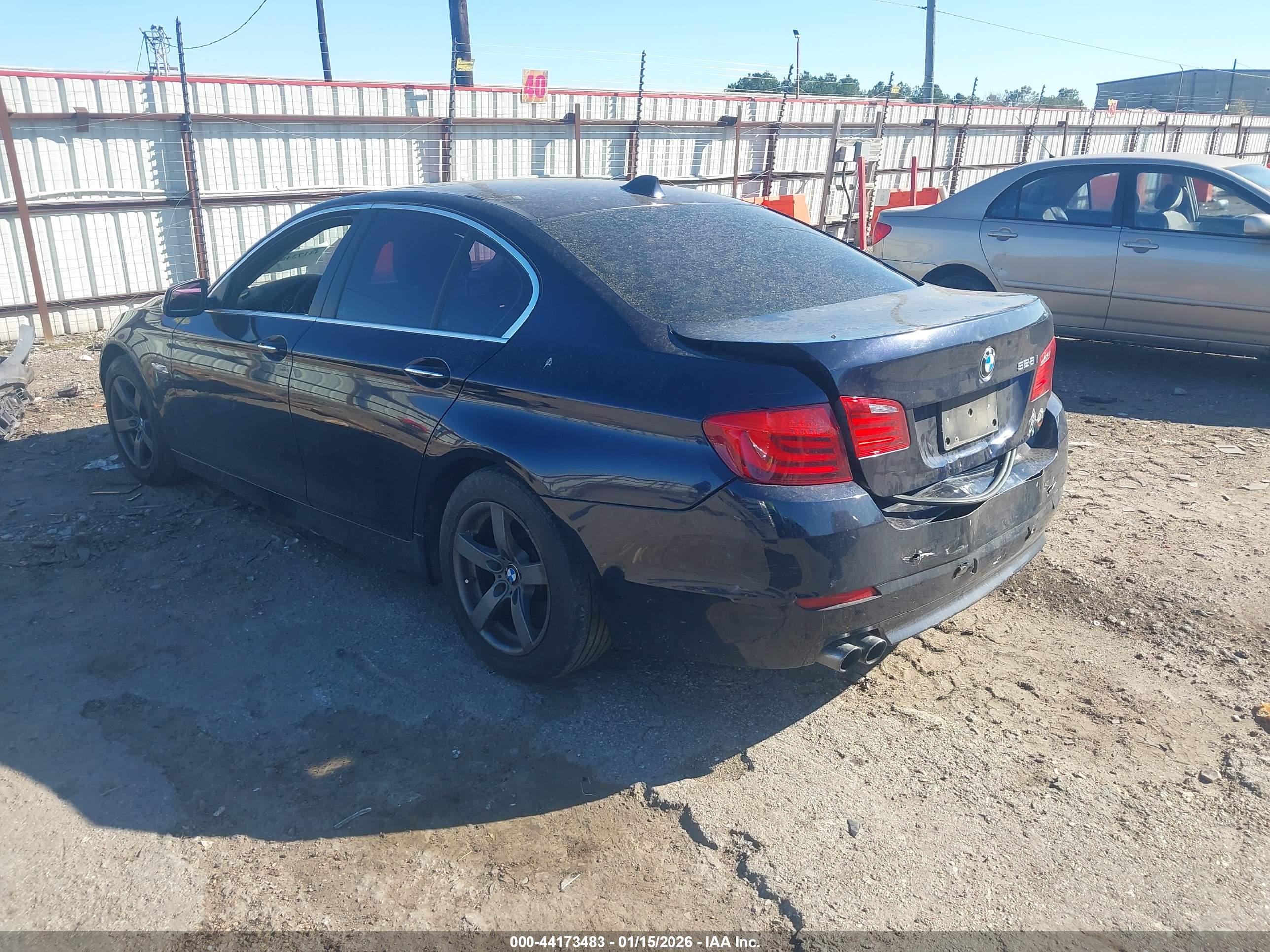 BMW 528I image 3