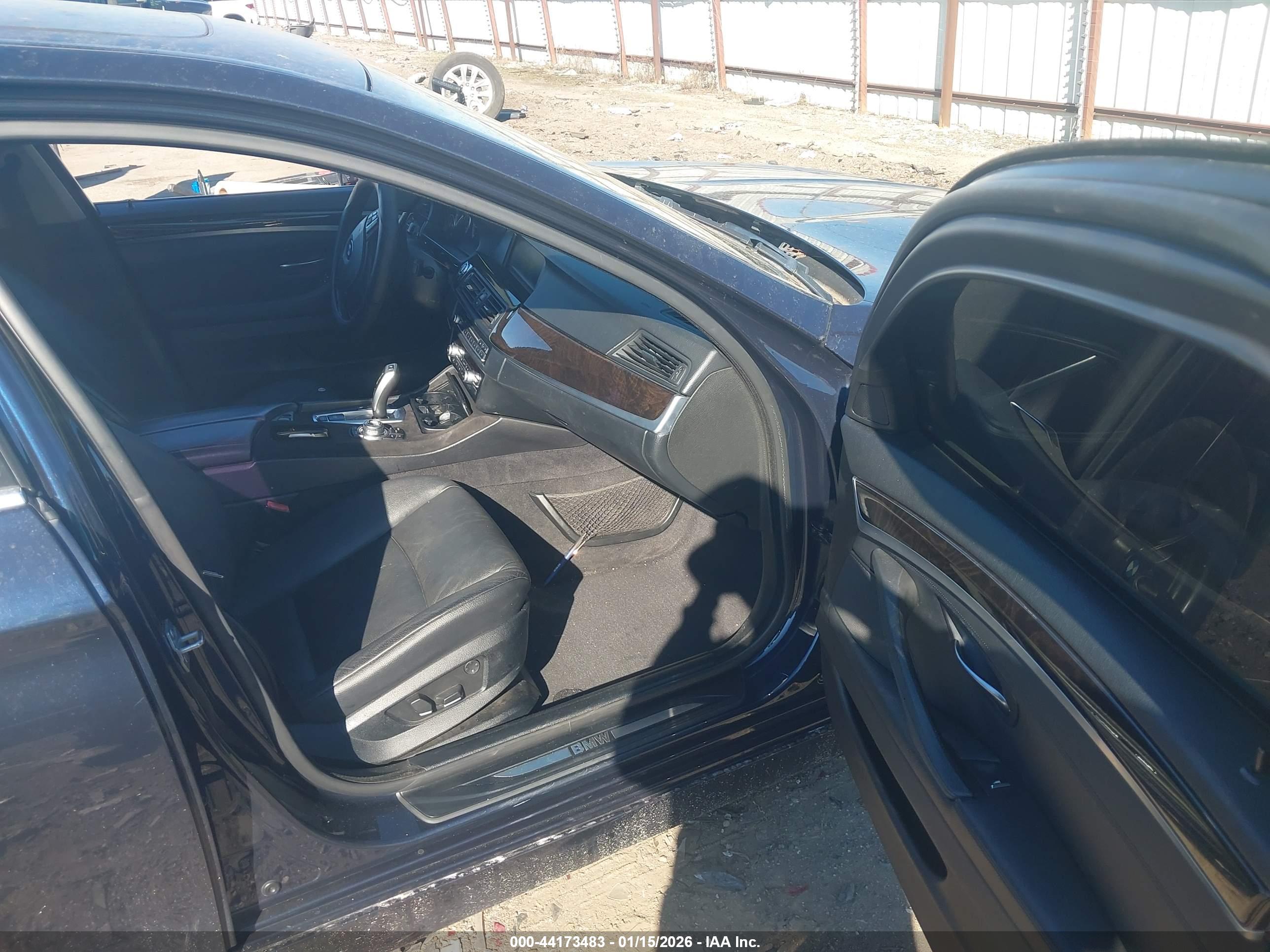 BMW 528I image 5