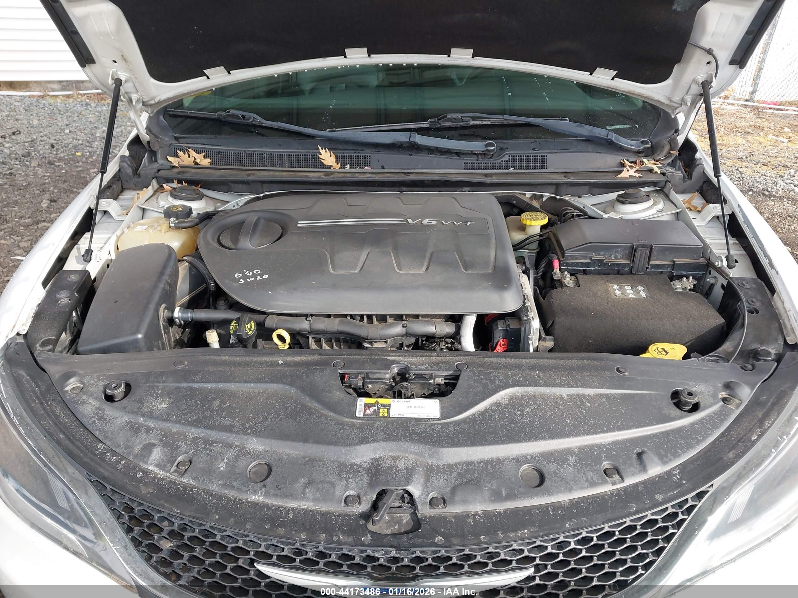 CHRYSLER 200 image 10