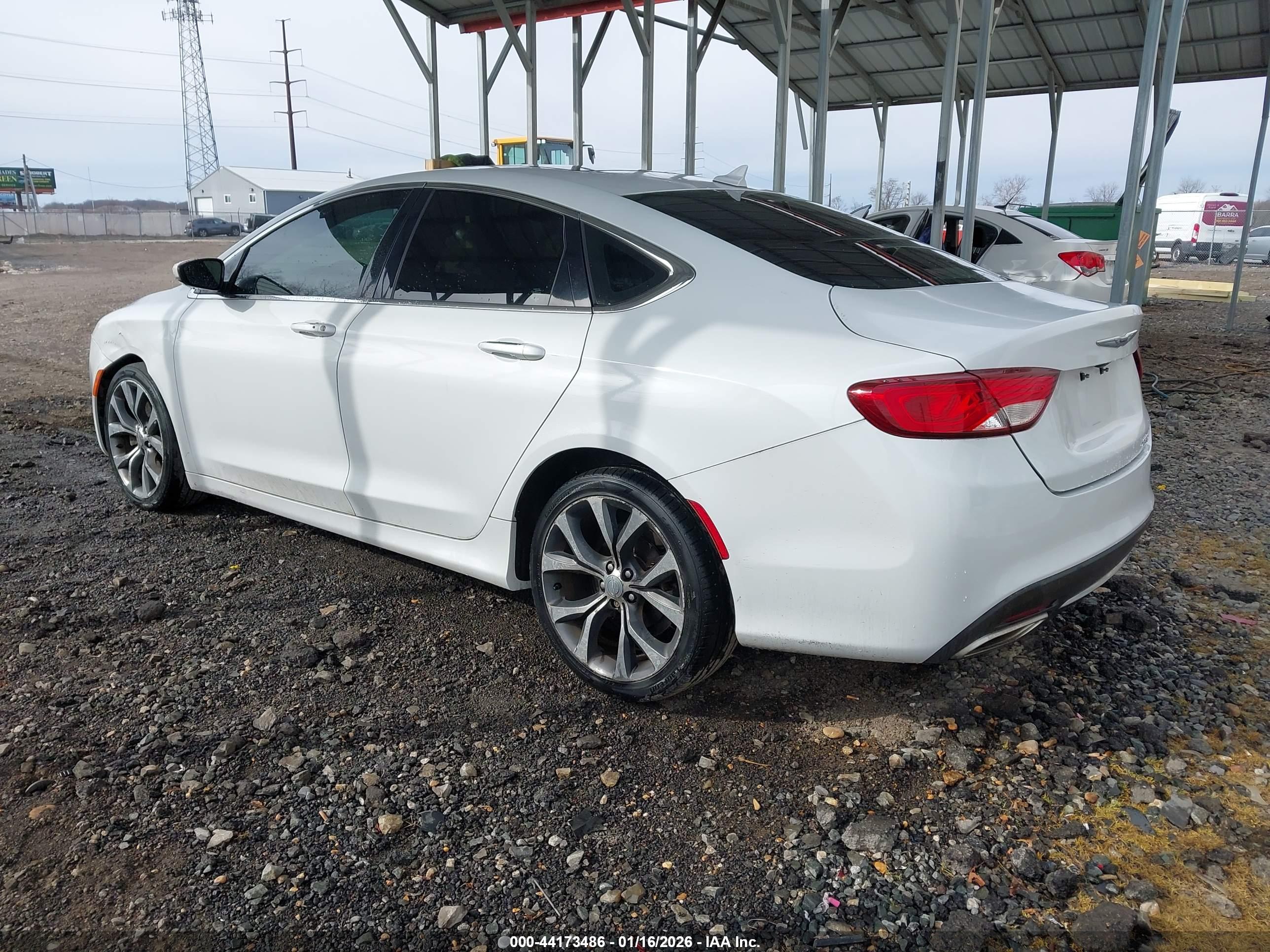 CHRYSLER 200 image 3