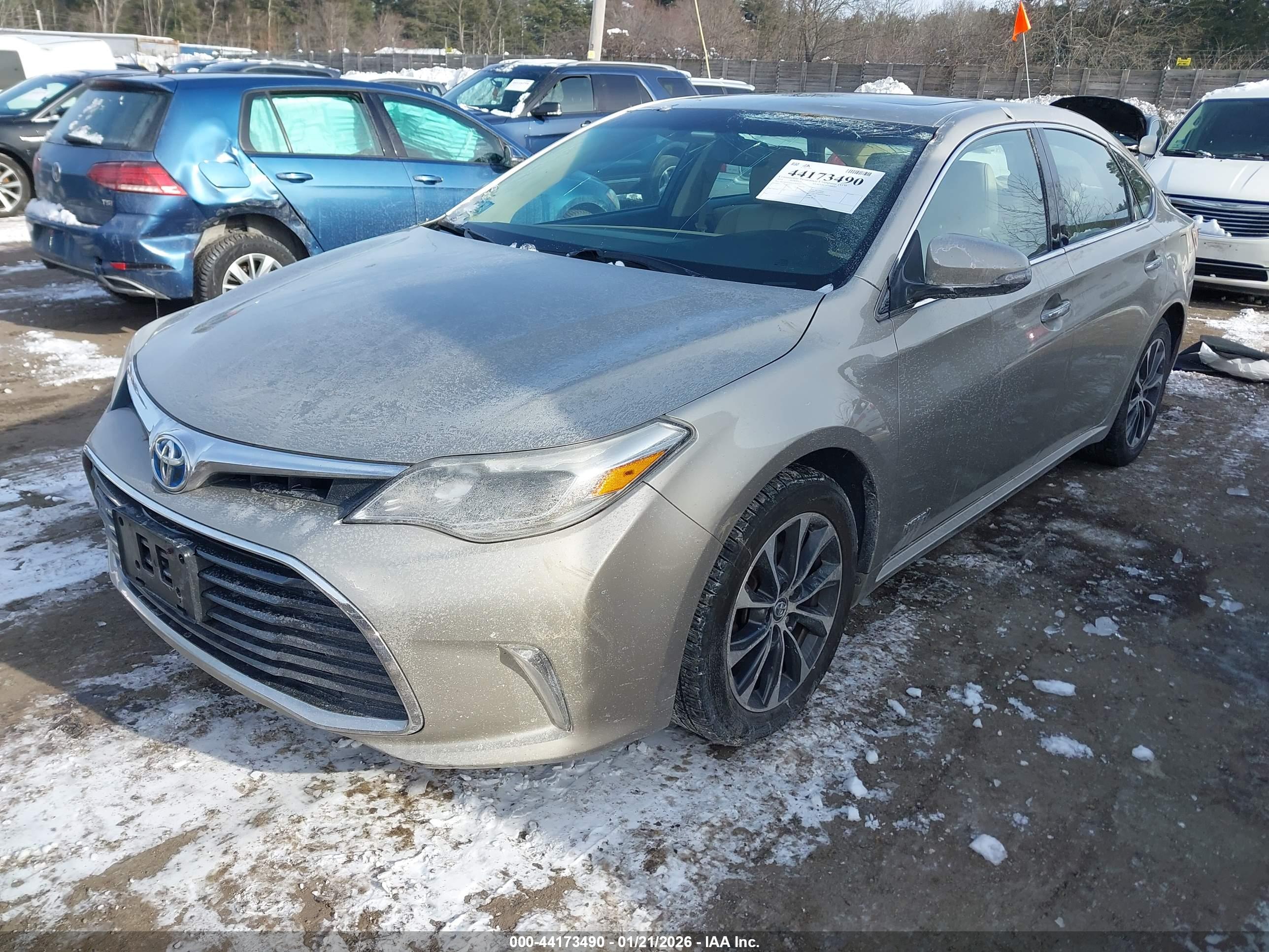 TOYOTA AVALON image 2