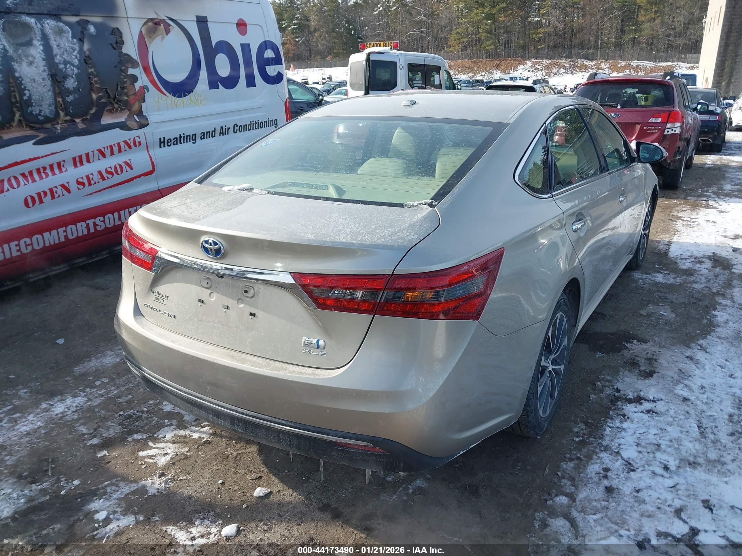 TOYOTA AVALON image 4