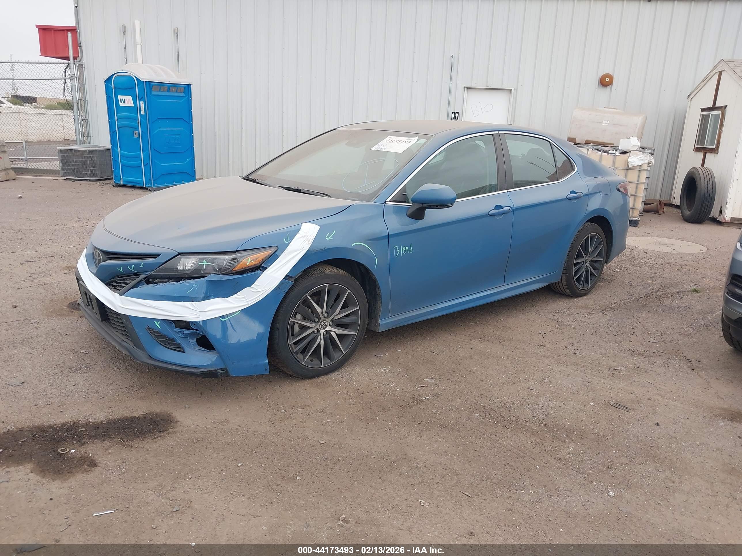 TOYOTA CAMRY image 2